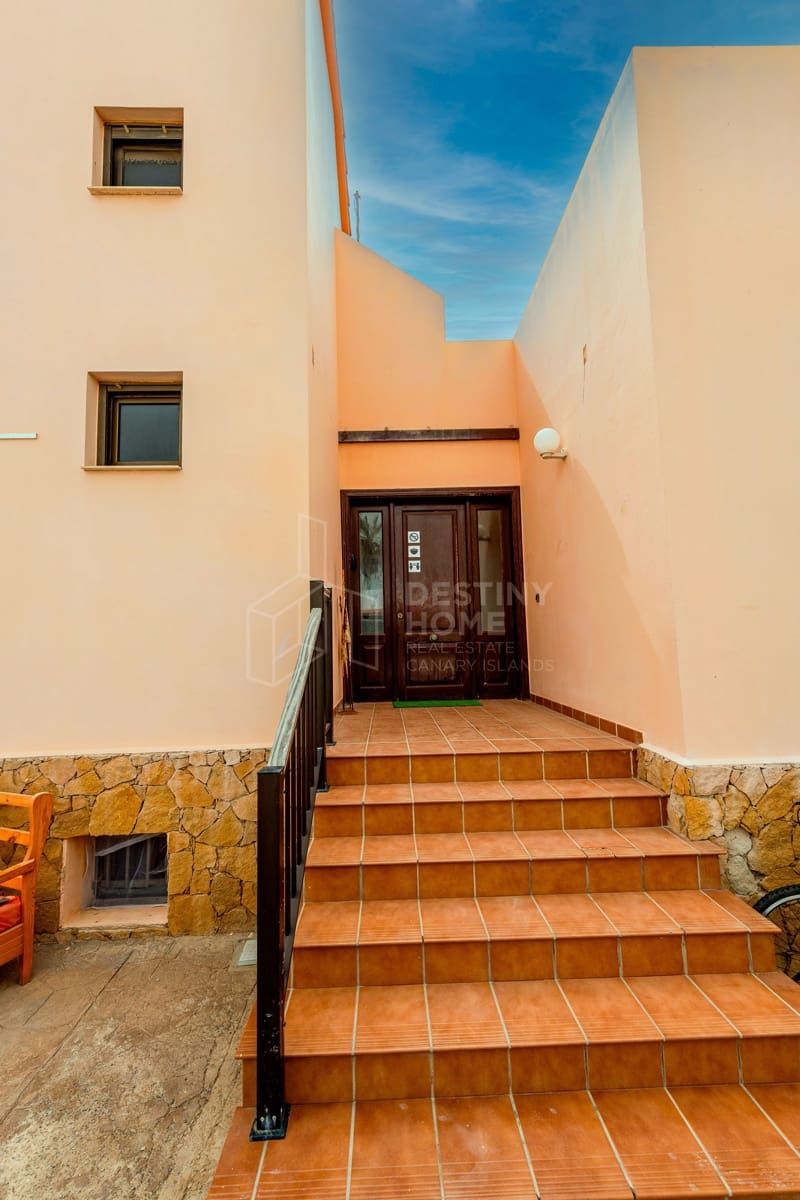 5 soveværelse Villa til salg i Corralejo med swimmingpool garage - € 980.000 (Ref: 9228300)