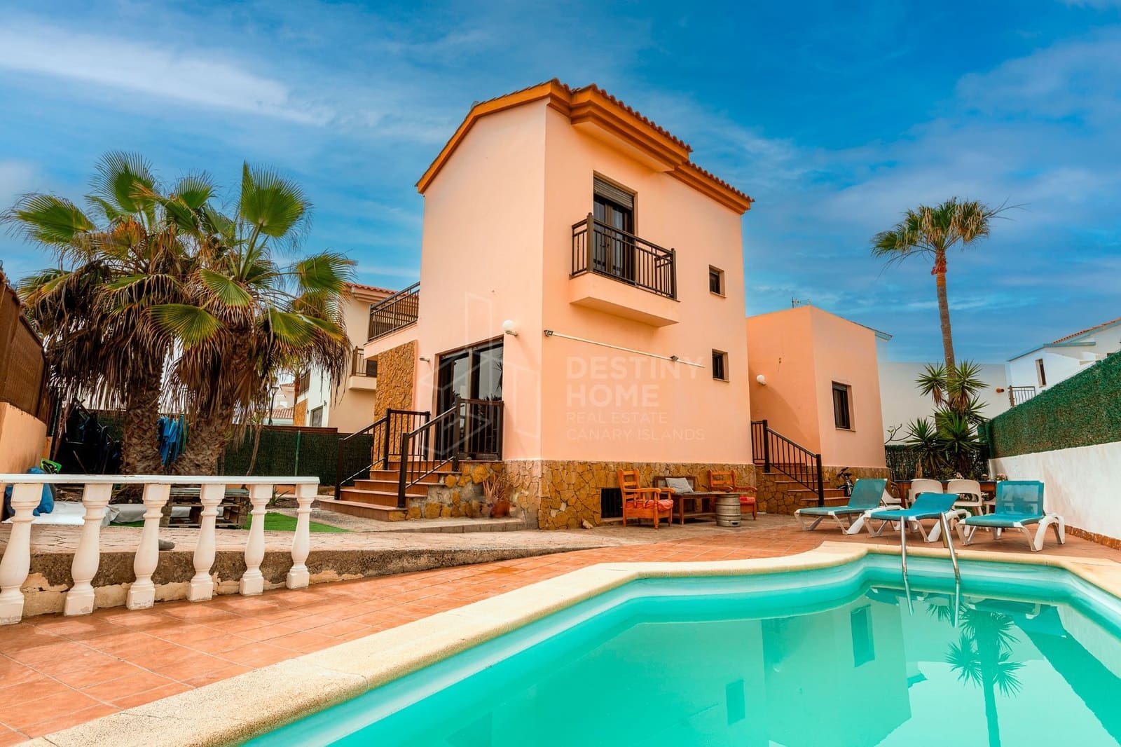 5 soveværelse Villa til salg i Corralejo med swimmingpool garage - € 980.000 (Ref: 9228300)