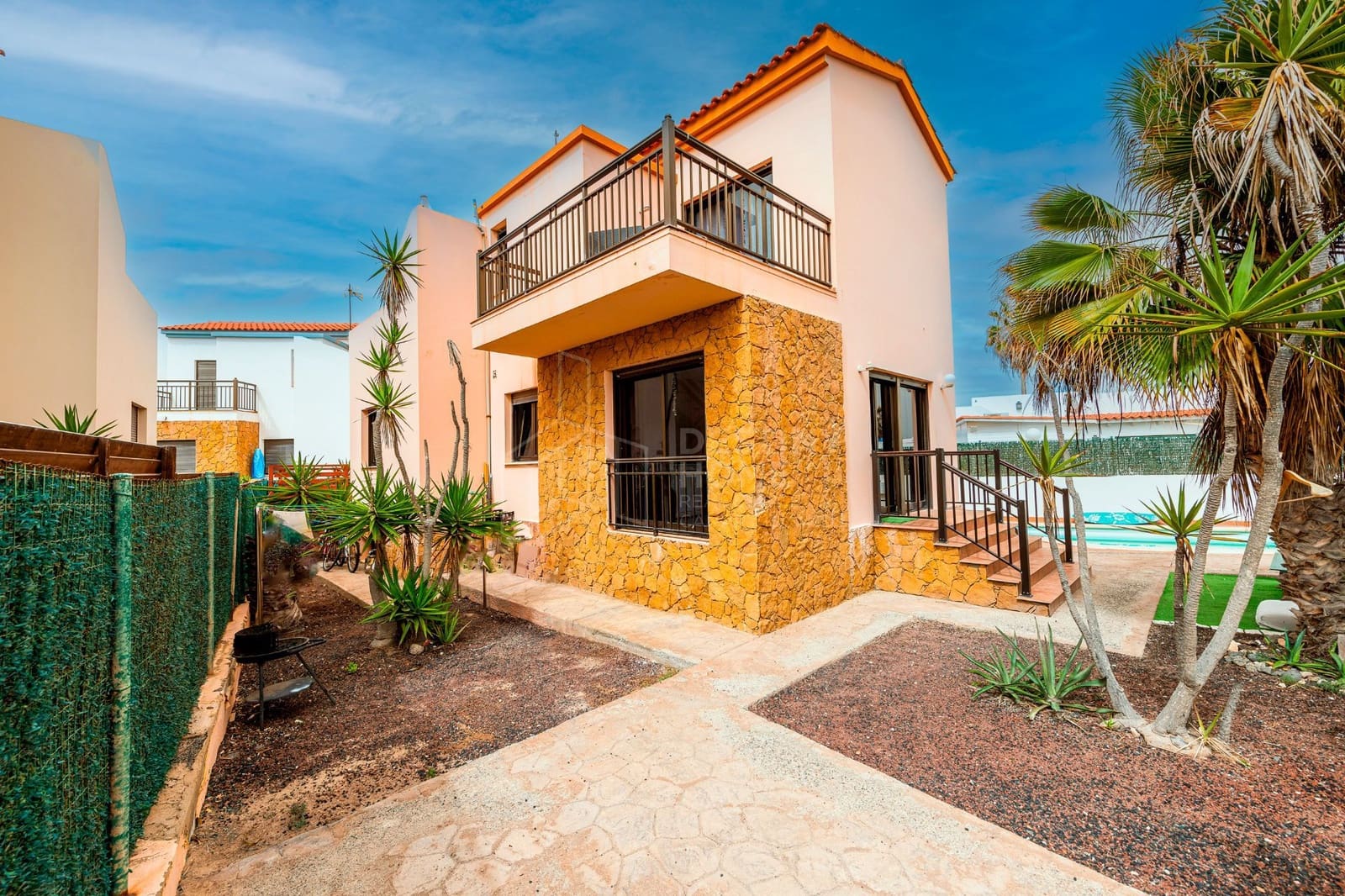 5 soveværelse Villa til salg i Corralejo med swimmingpool garage - € 980.000 (Ref: 9228300)