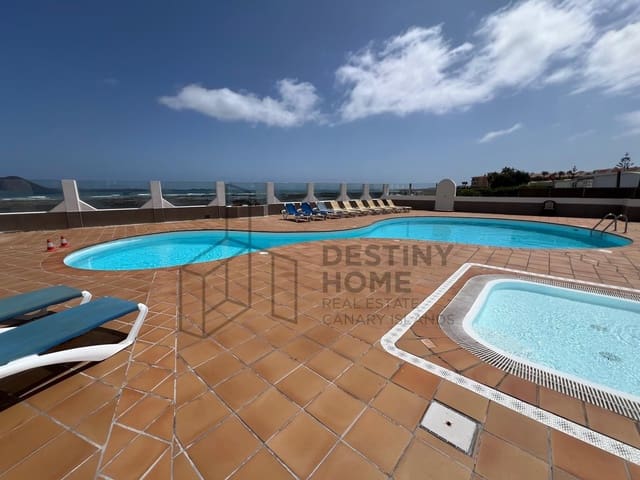 2 quarto Moradia Geminada para venda em Corralejo, La Oliva com piscina - 565 000 € (Ref: 9228301)