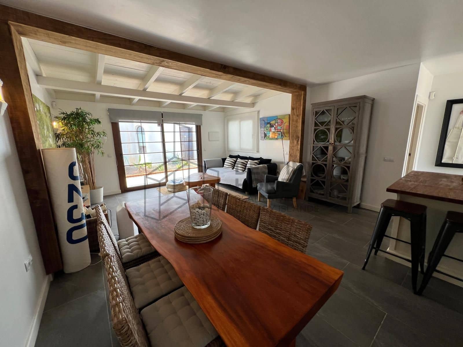 2 soveværelse Semi-Rækkehus til salg i Corralejo med swimmingpool - € 565.000 (Ref: 9228301)