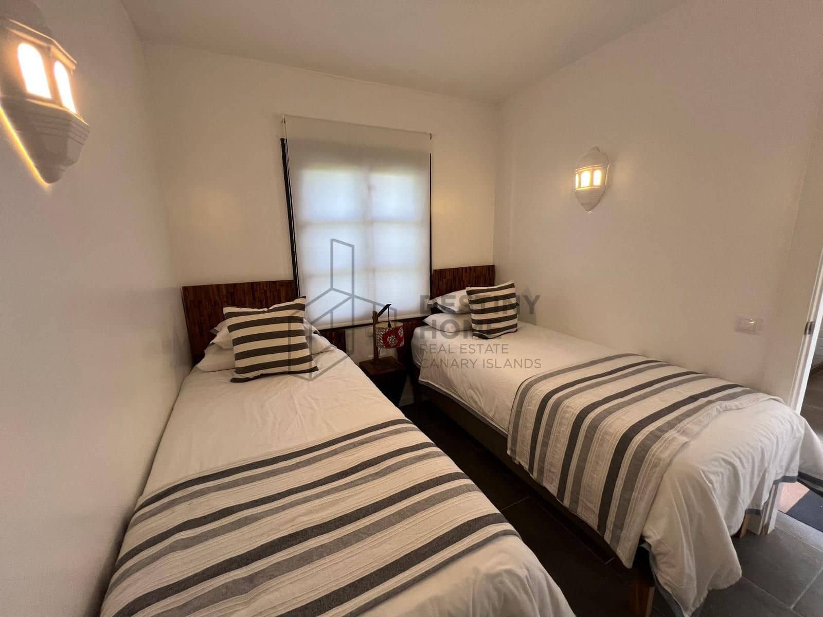 2 soveværelse Semi-Rækkehus til salg i Corralejo med swimmingpool - € 565.000 (Ref: 9228301)