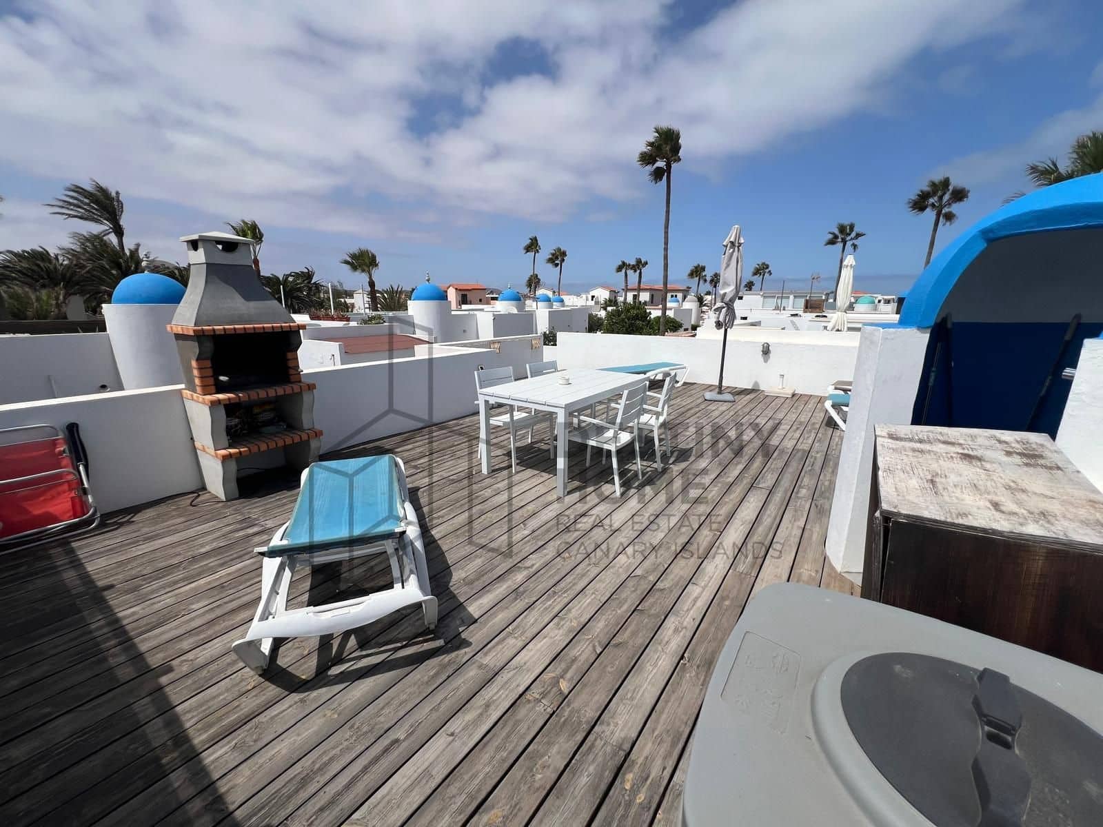 2 soveværelse Semi-Rækkehus til salg i Corralejo med swimmingpool - € 565.000 (Ref: 9228301)