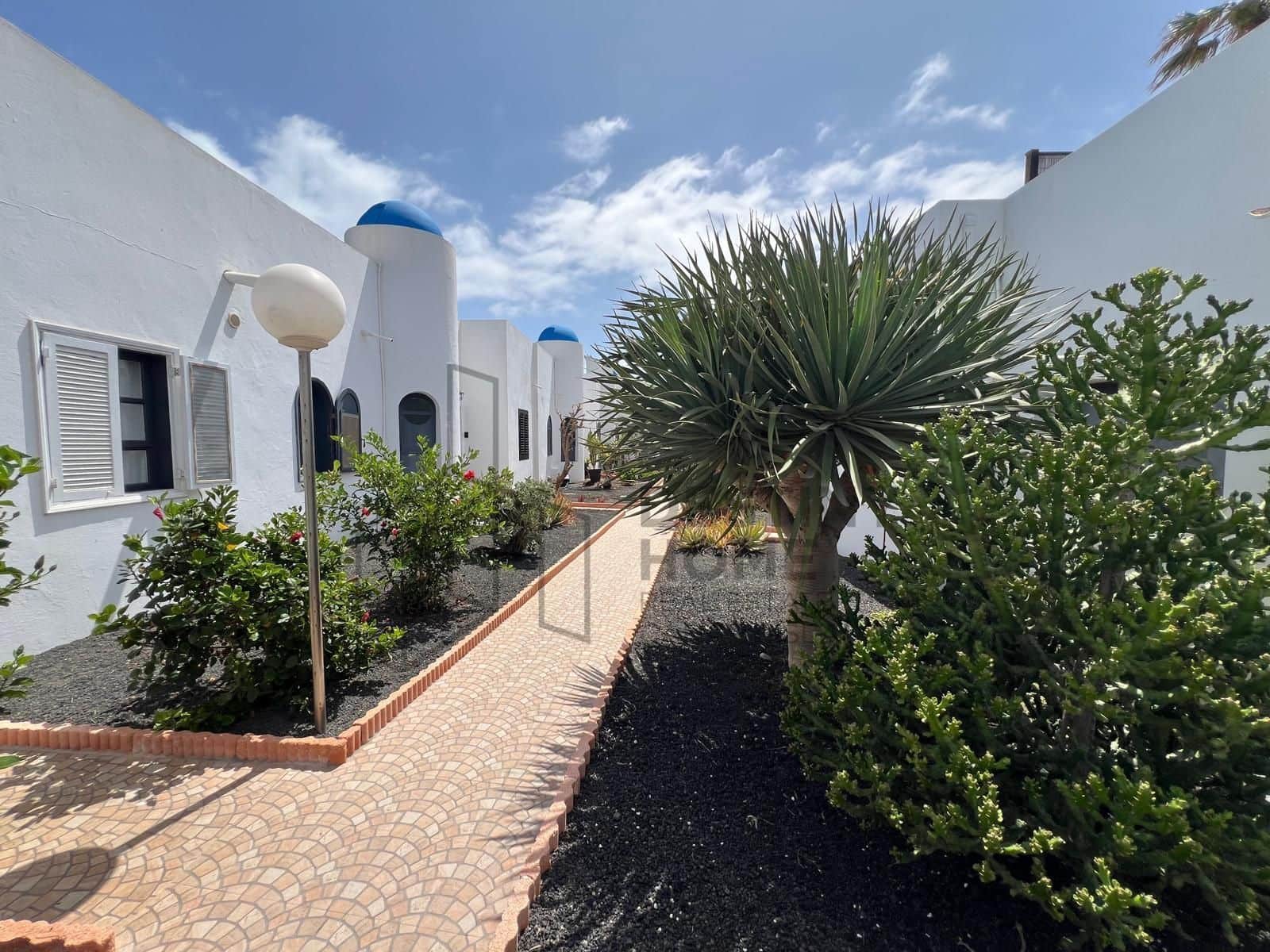 2 soveværelse Semi-Rækkehus til salg i Corralejo med swimmingpool - € 565.000 (Ref: 9228301)