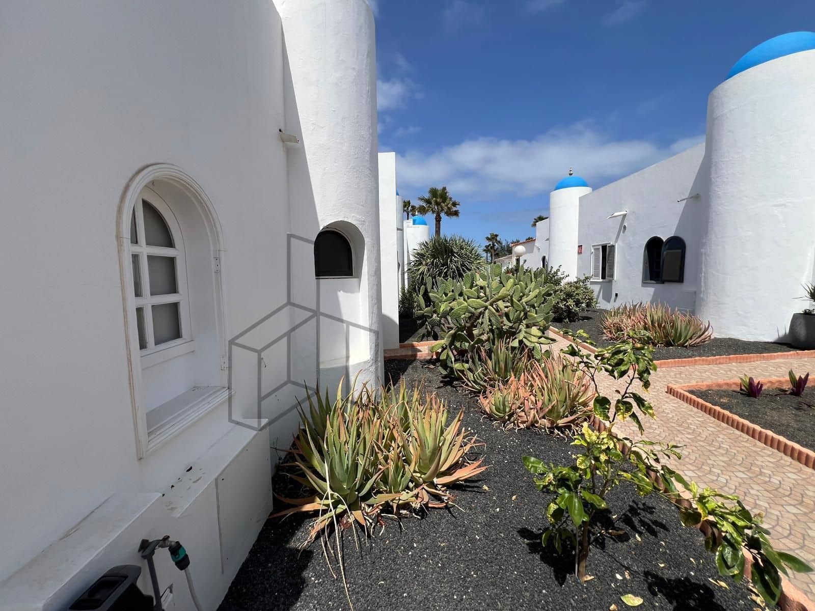 2 soveværelse Semi-Rækkehus til salg i Corralejo med swimmingpool - € 565.000 (Ref: 9228301)