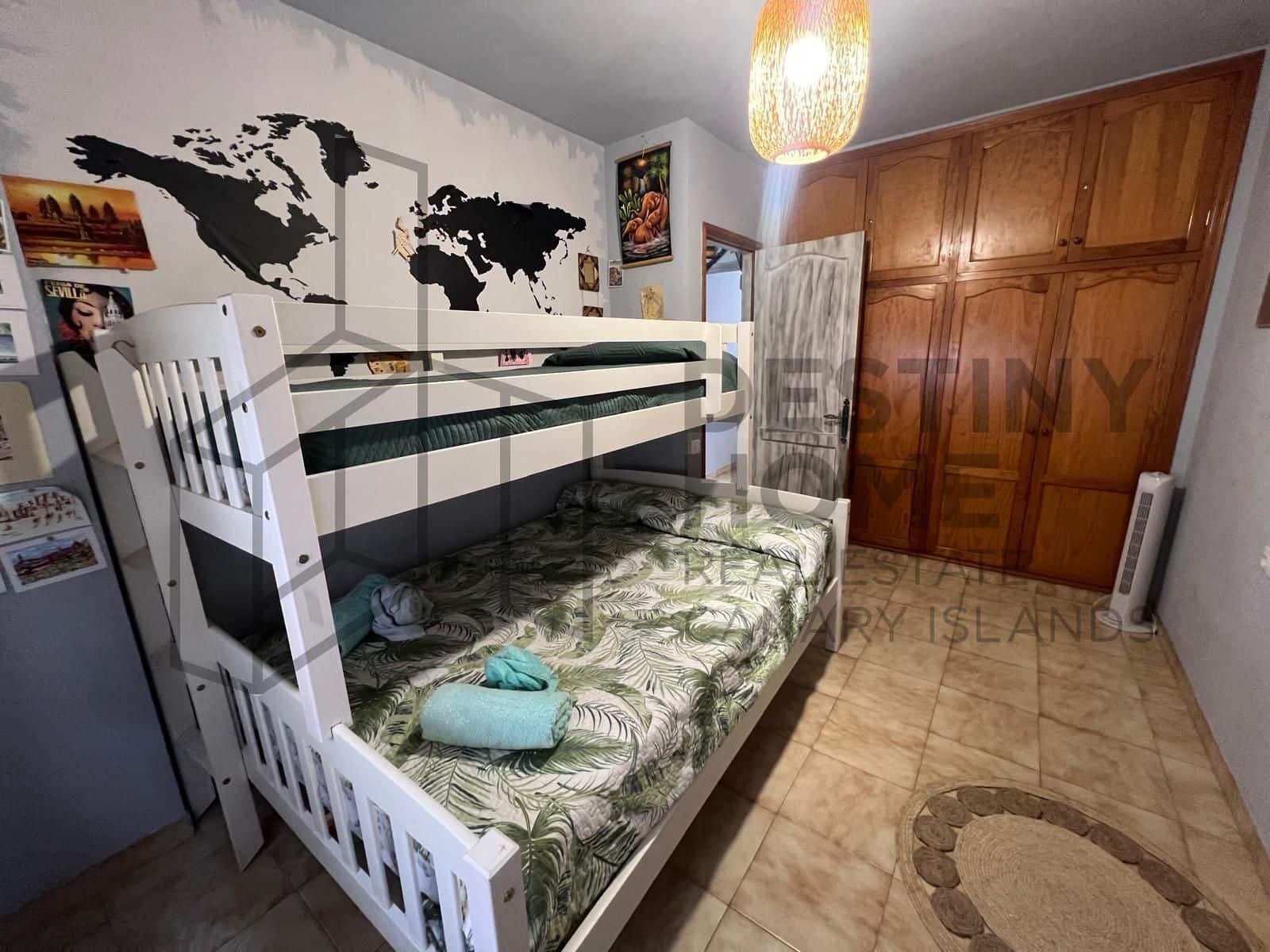 3 sovrum Semi-fristående Villa till salu i Corralejo med garage - 550 000 € (Ref: 9256805)