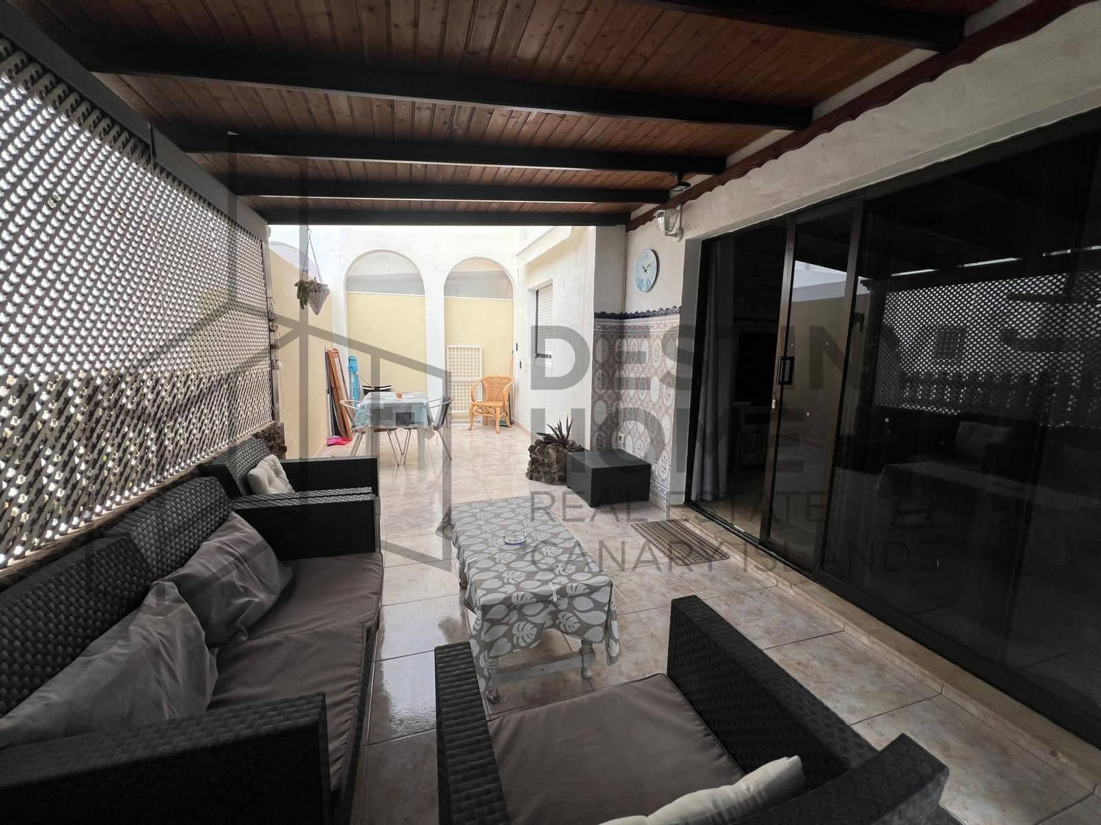 3 sovrum Semi-fristående Villa till salu i Corralejo med garage - 550 000 € (Ref: 9256805)