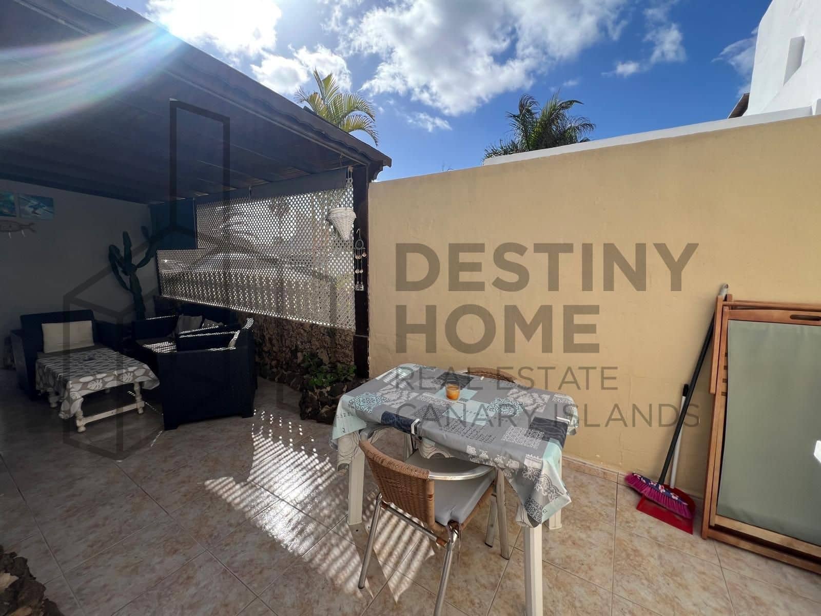 3 sovrum Semi-fristående Villa till salu i Corralejo med garage - 550 000 € (Ref: 9256805)