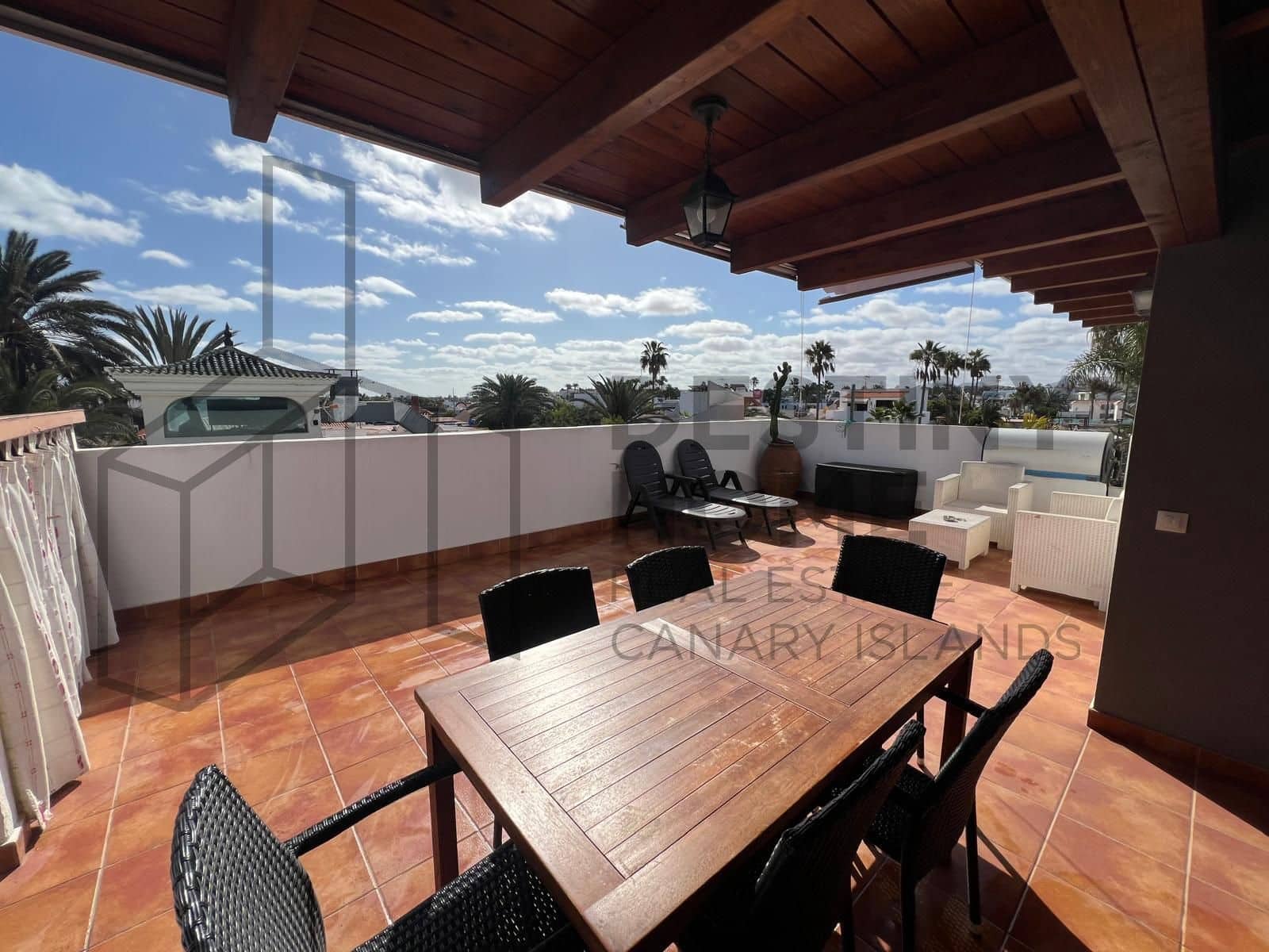 3 sovrum Semi-fristående Villa till salu i Corralejo med garage - 550 000 € (Ref: 9256805)