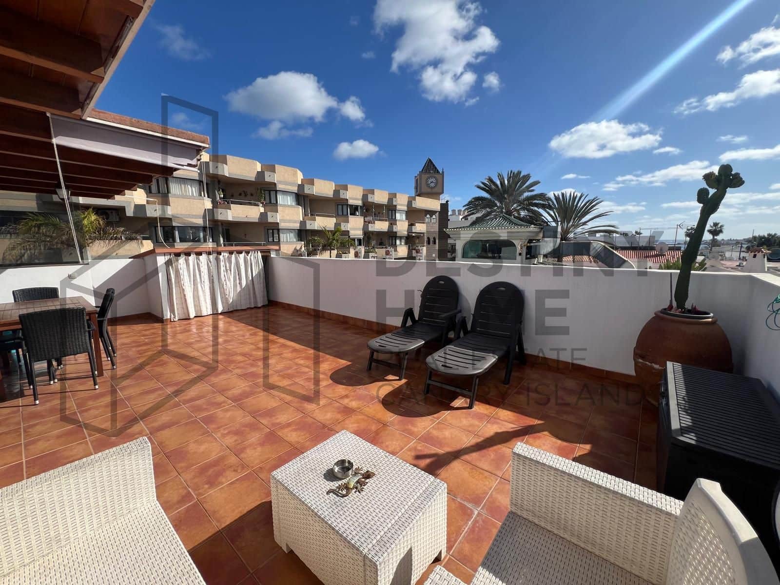 3 sovrum Semi-fristående Villa till salu i Corralejo med garage - 550 000 € (Ref: 9256805)