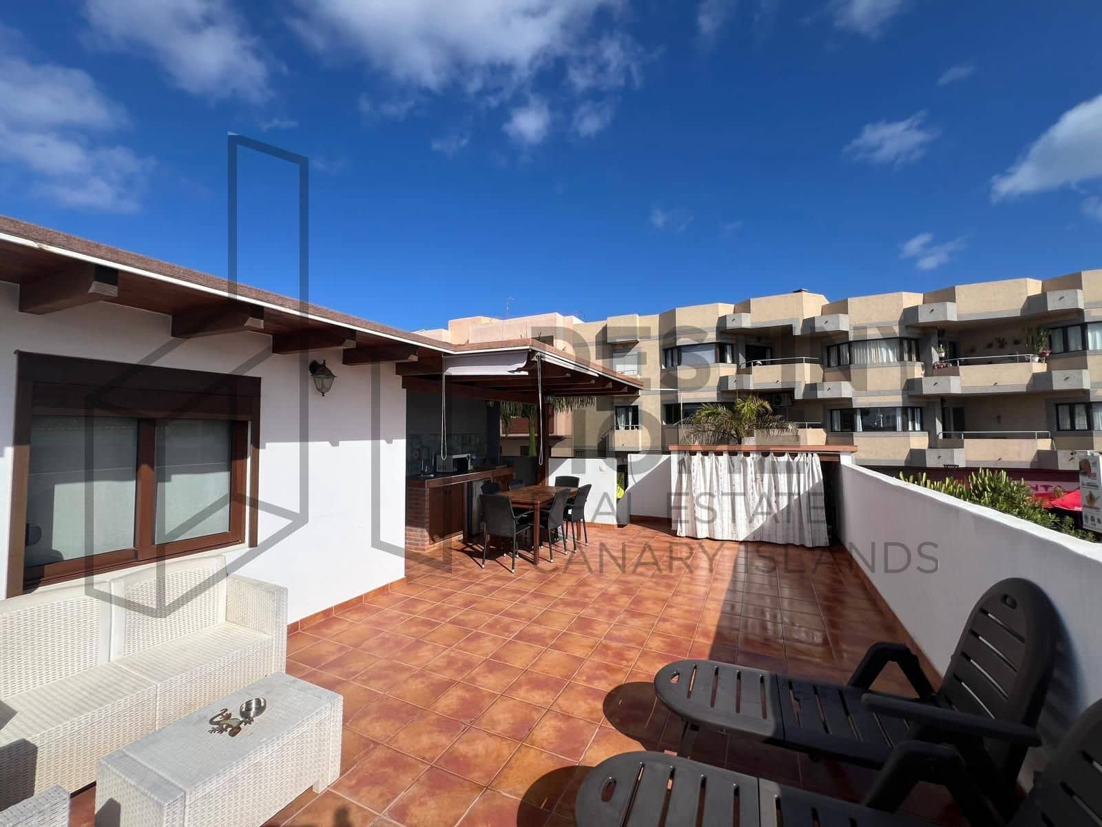 3 sovrum Semi-fristående Villa till salu i Corralejo med garage - 550 000 € (Ref: 9256805)