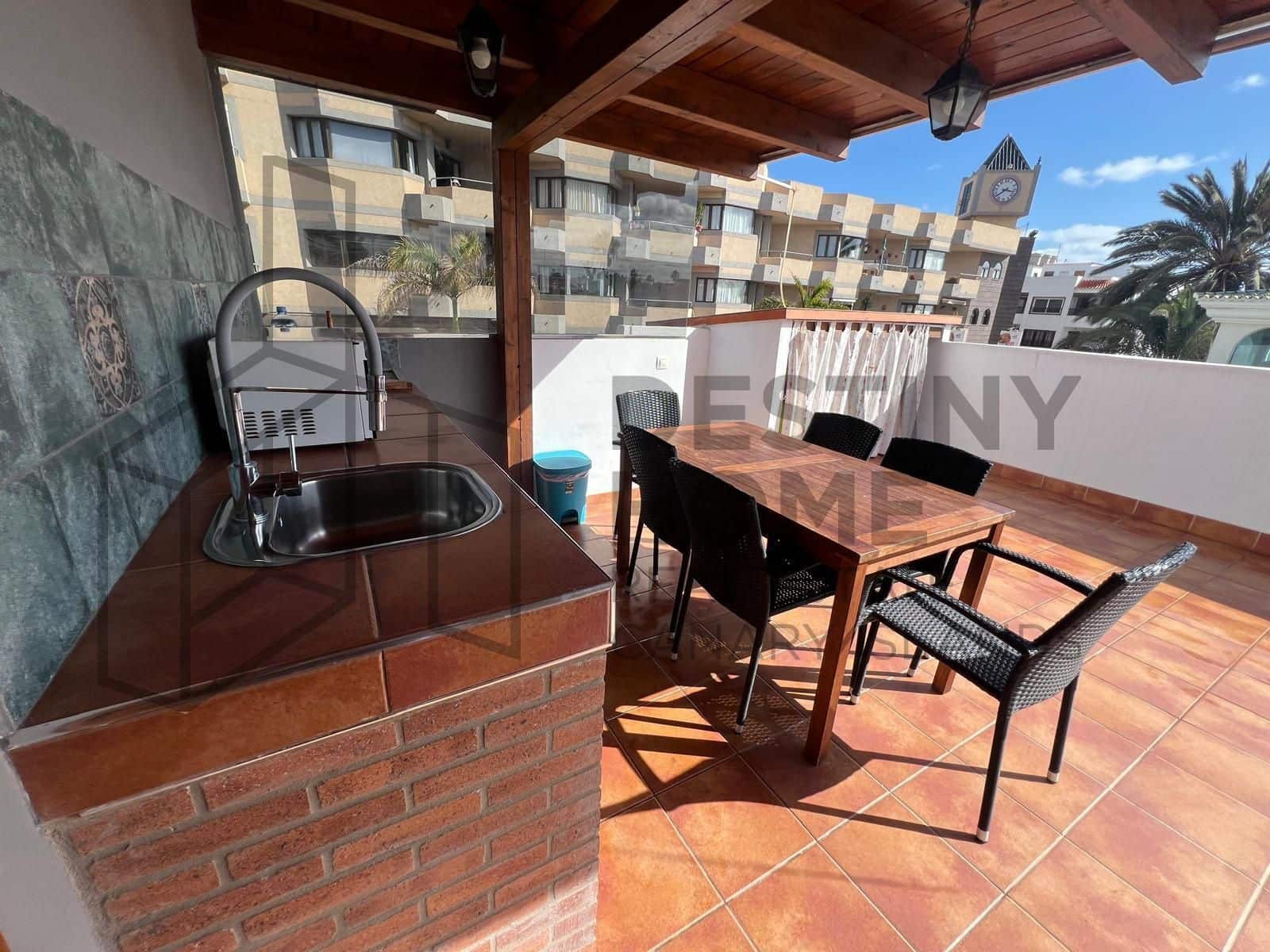 3 sovrum Semi-fristående Villa till salu i Corralejo med garage - 550 000 € (Ref: 9256805)