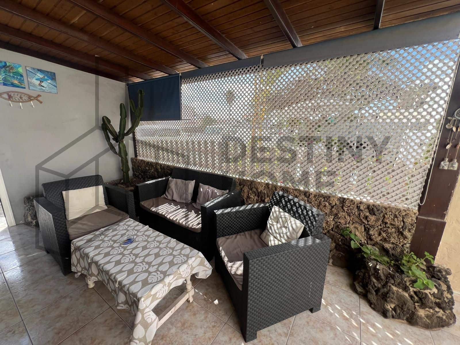 3 sovrum Semi-fristående Villa till salu i Corralejo med garage - 550 000 € (Ref: 9256805)