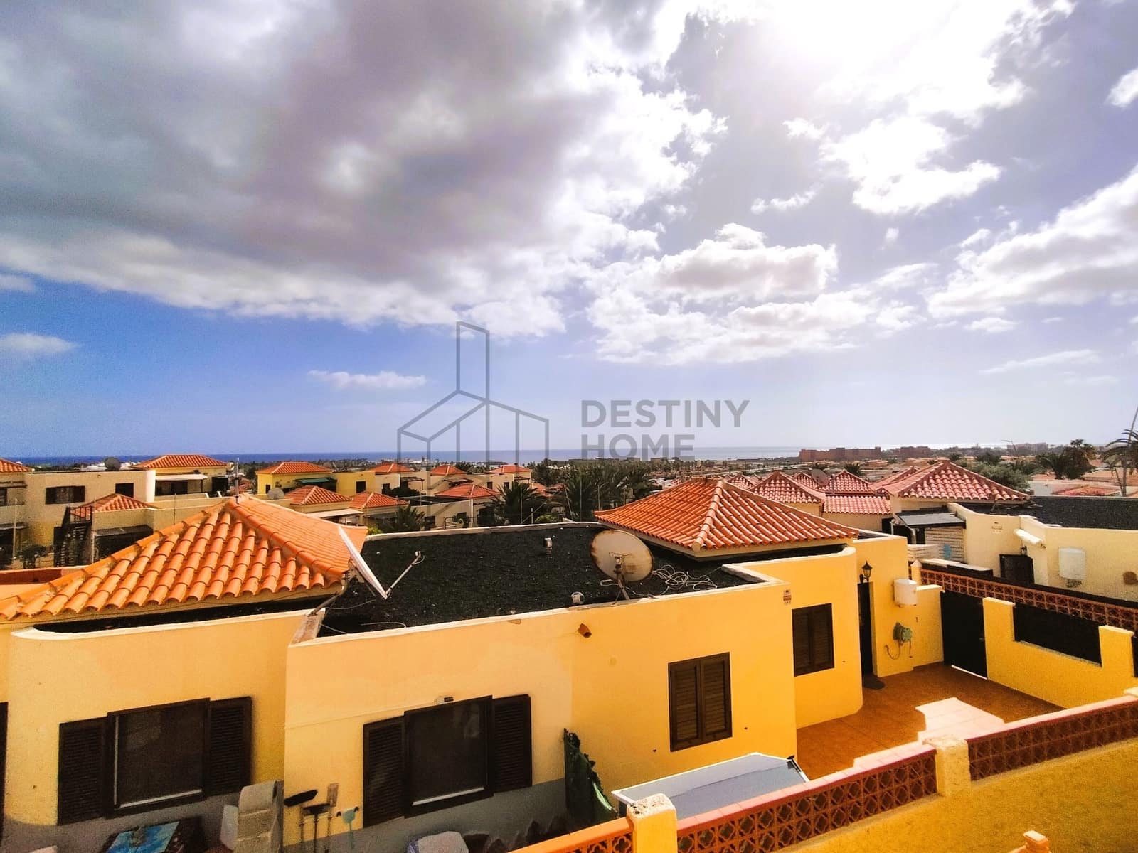 3 quarto Casa em Banda para venda em Caleta de Fuste com garagem - 257 000 € (Ref: 9264061)