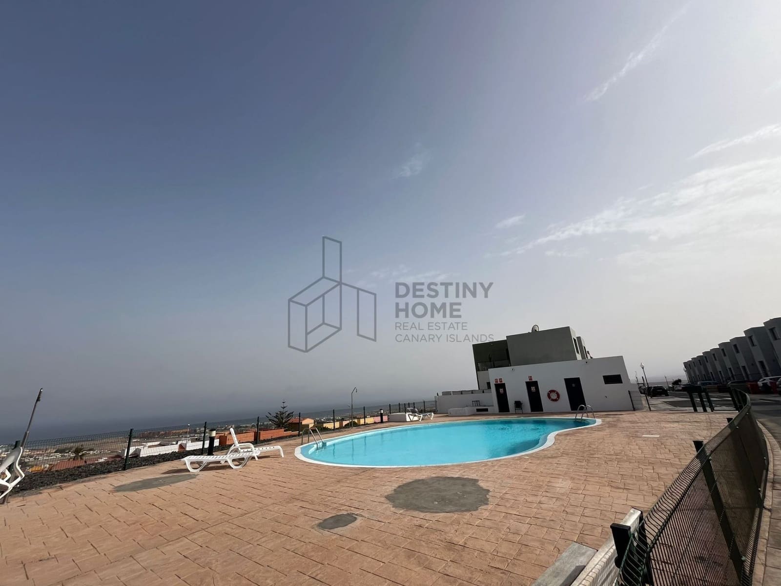 4 slaapkamer Halfvrijstaande villa te koop in Caleta de Fuste met zwembad - € 285.000 (Ref: 9269213)