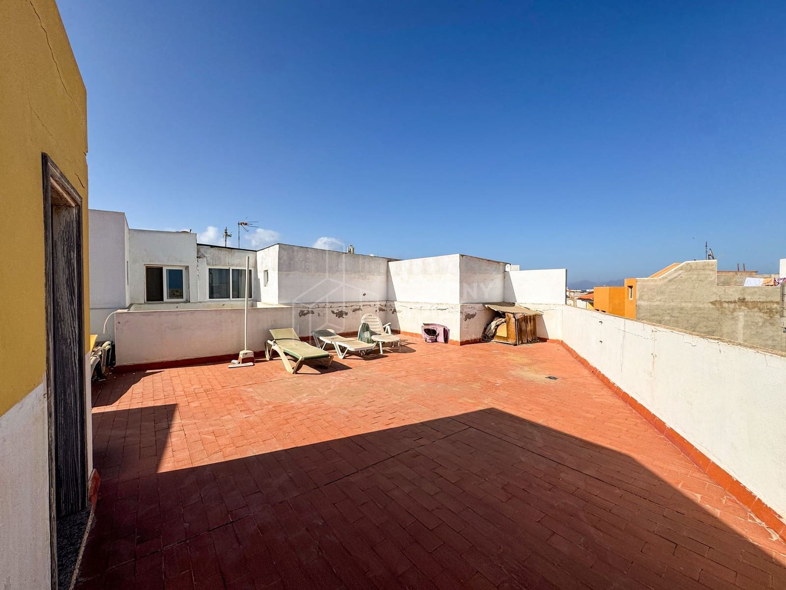 3 slaapkamer Appartement te koop in Corralejo met garage - € 237.000 (Ref: 9294211)