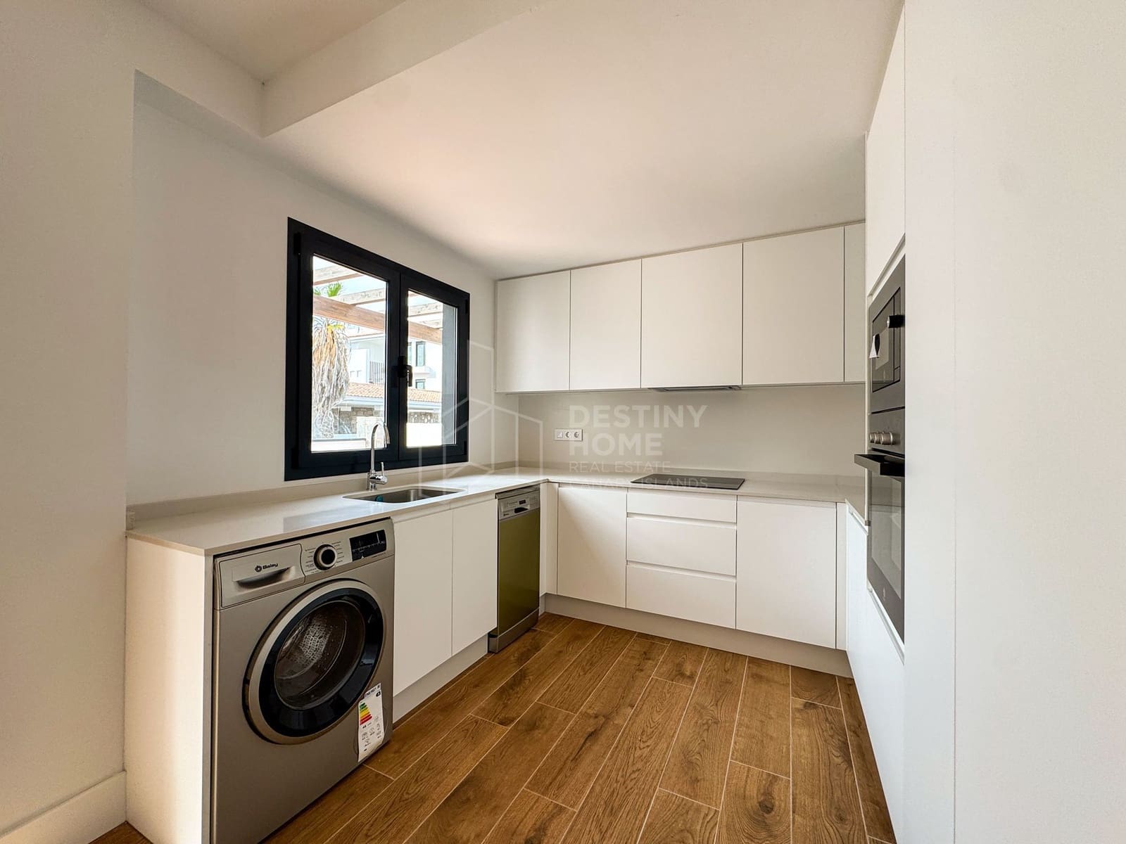 3 sypialnia Apartament na sprzedaż w Corralejo z garażem - 335 000 € (Ref: 9344403)