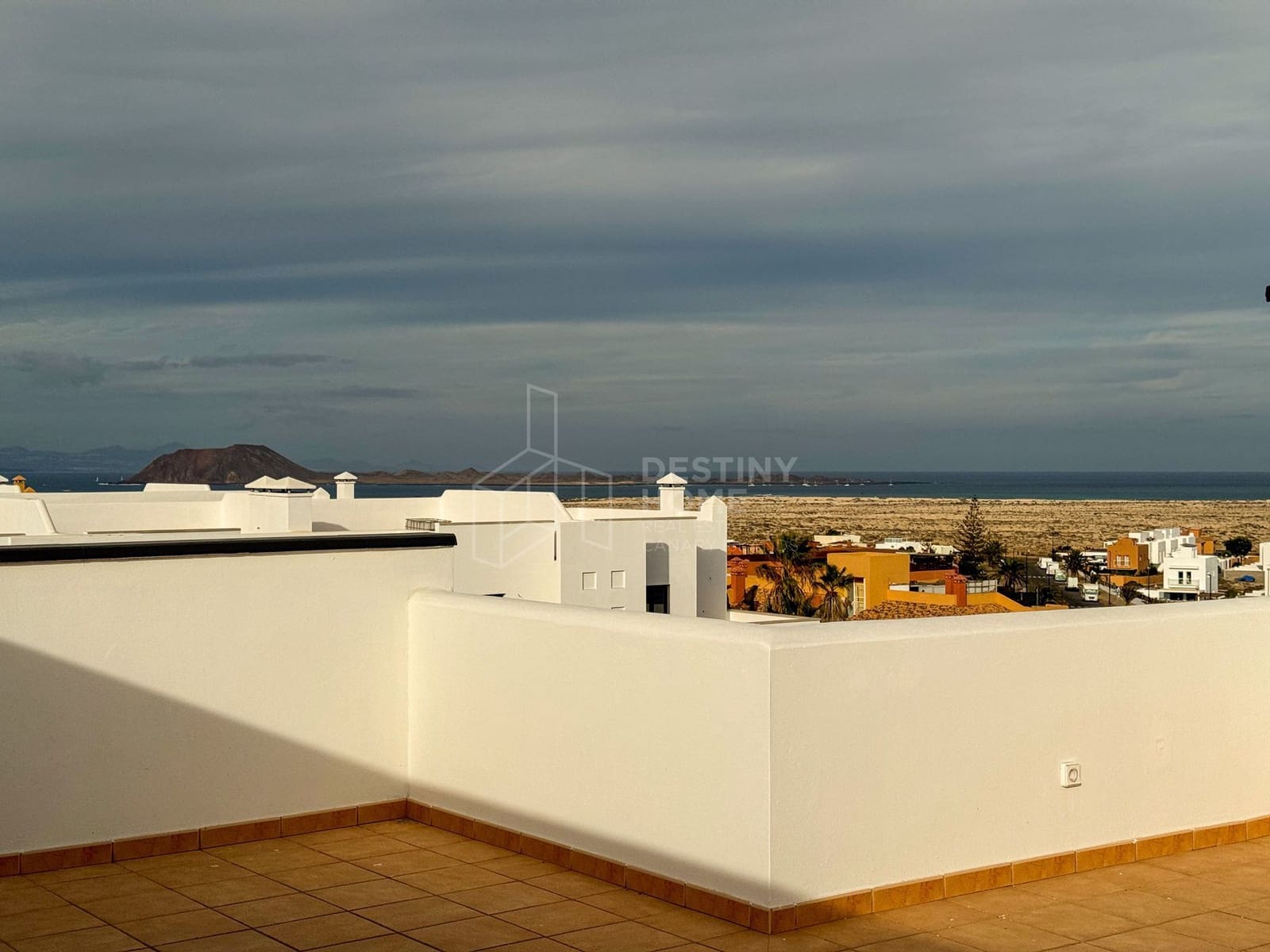 3 sypialnia Apartament na sprzedaż w Corralejo z garażem - 335 000 € (Ref: 9344403)