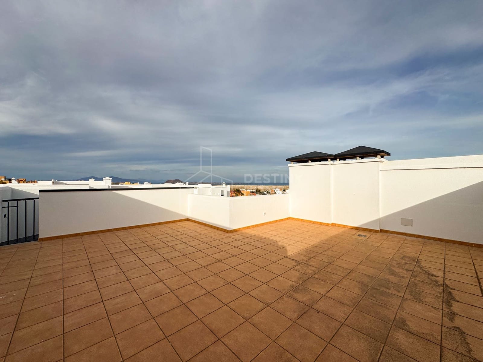 3 sypialnia Apartament na sprzedaż w Corralejo z garażem - 335 000 € (Ref: 9344403)