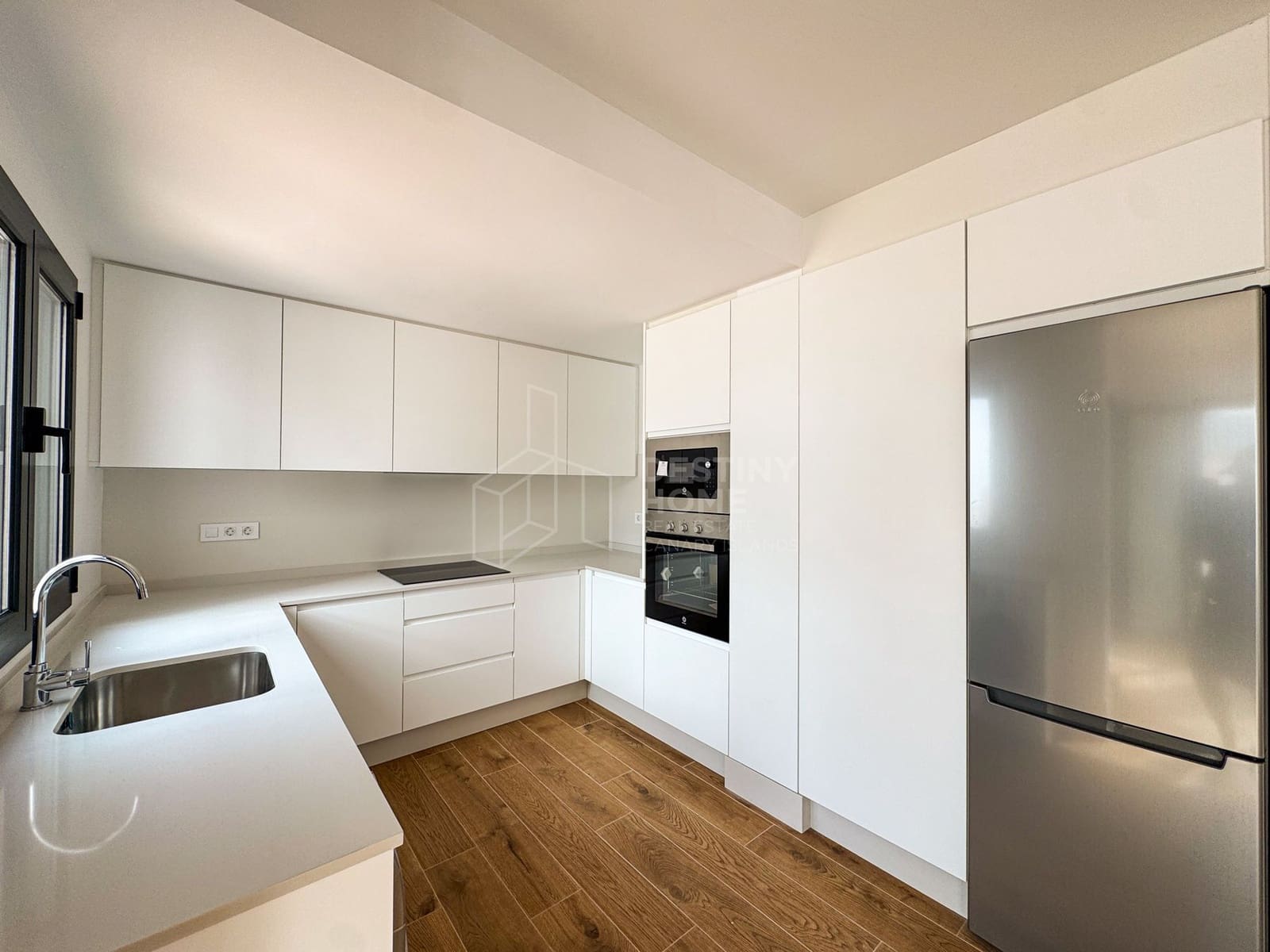 3 sypialnia Apartament na sprzedaż w Corralejo z garażem - 335 000 € (Ref: 9344403)