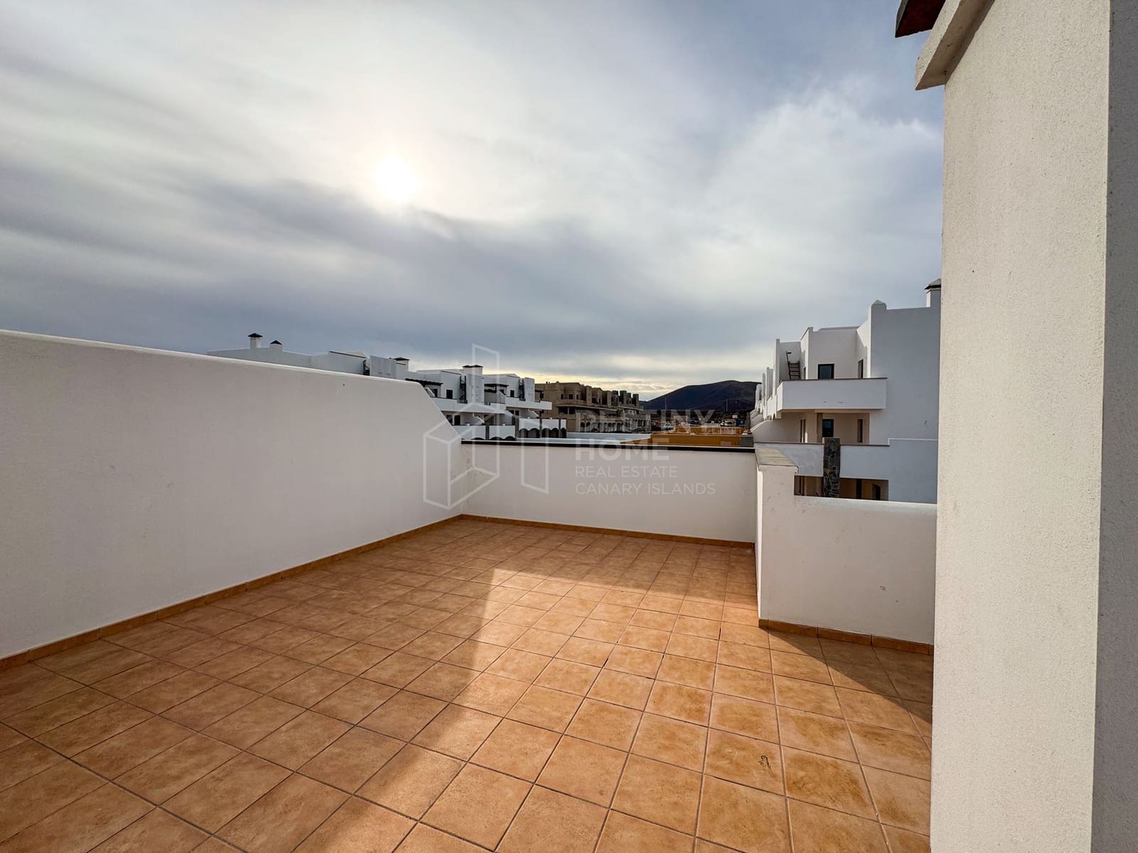 3 sypialnia Apartament na sprzedaż w Corralejo z garażem - 335 000 € (Ref: 9344403)