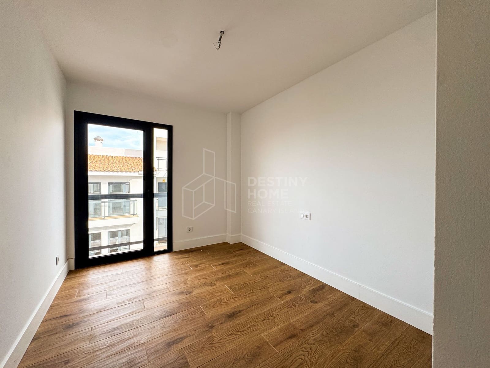 3 sypialnia Apartament na sprzedaż w Corralejo z garażem - 335 000 € (Ref: 9344403)