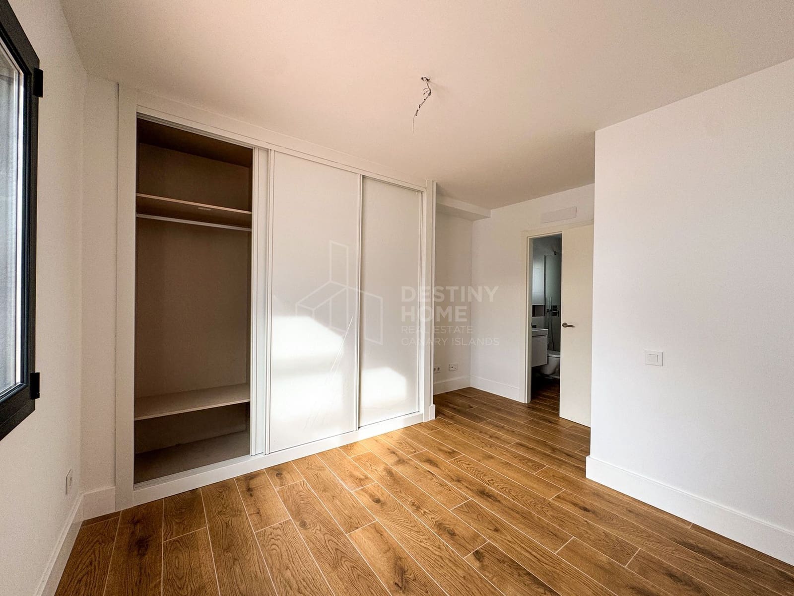 3 sypialnia Apartament na sprzedaż w Corralejo z garażem - 335 000 € (Ref: 9344403)