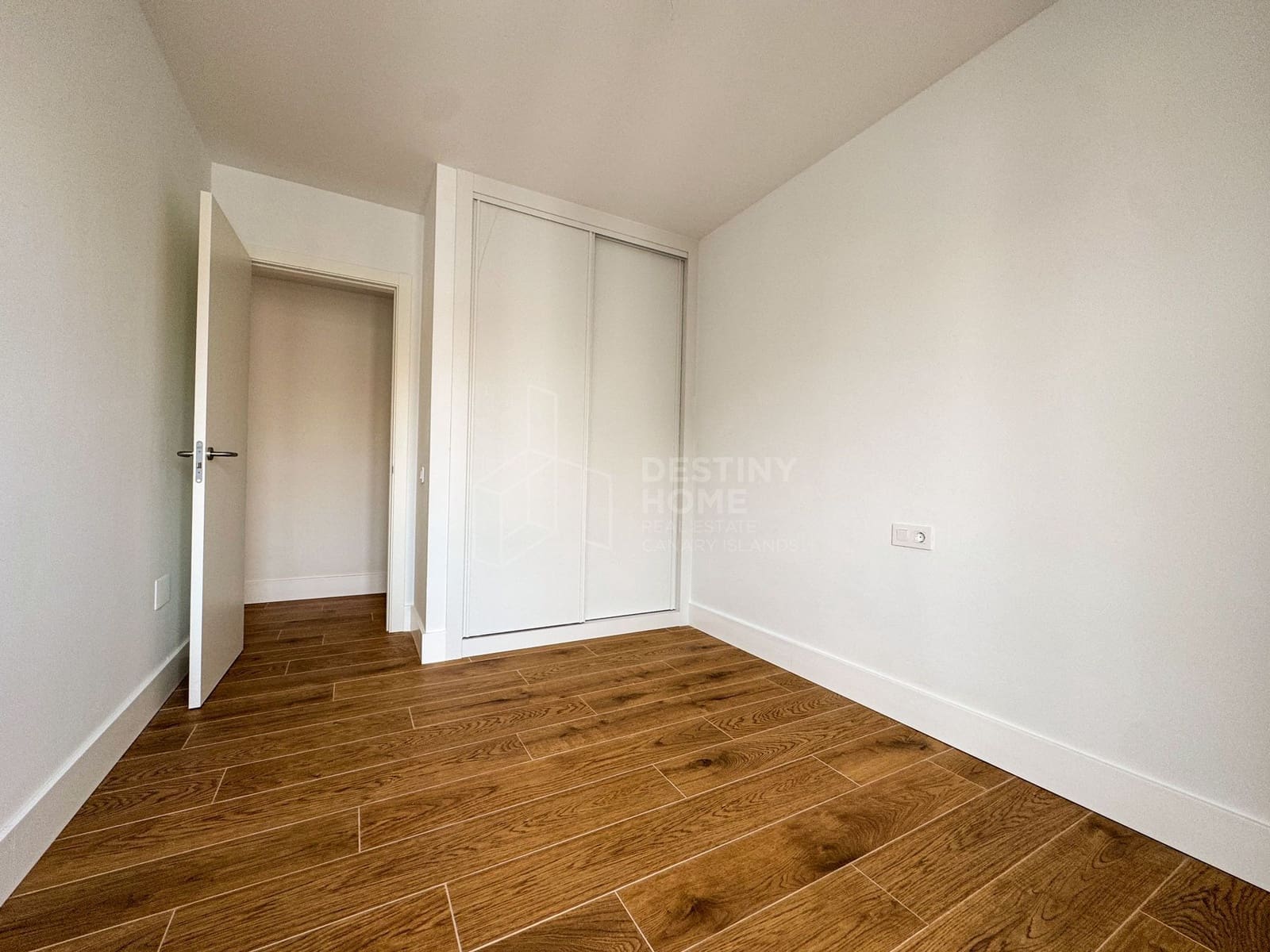 3 sypialnia Apartament na sprzedaż w Corralejo z garażem - 335 000 € (Ref: 9344403)