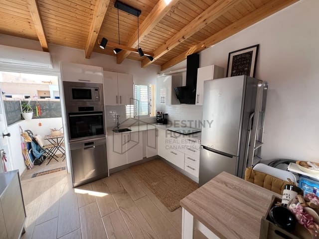 3 soverom Kjedet enebolig til salgs i Costa Calma, Pájara med garasje - € 187 000 (Ref: 9349065)