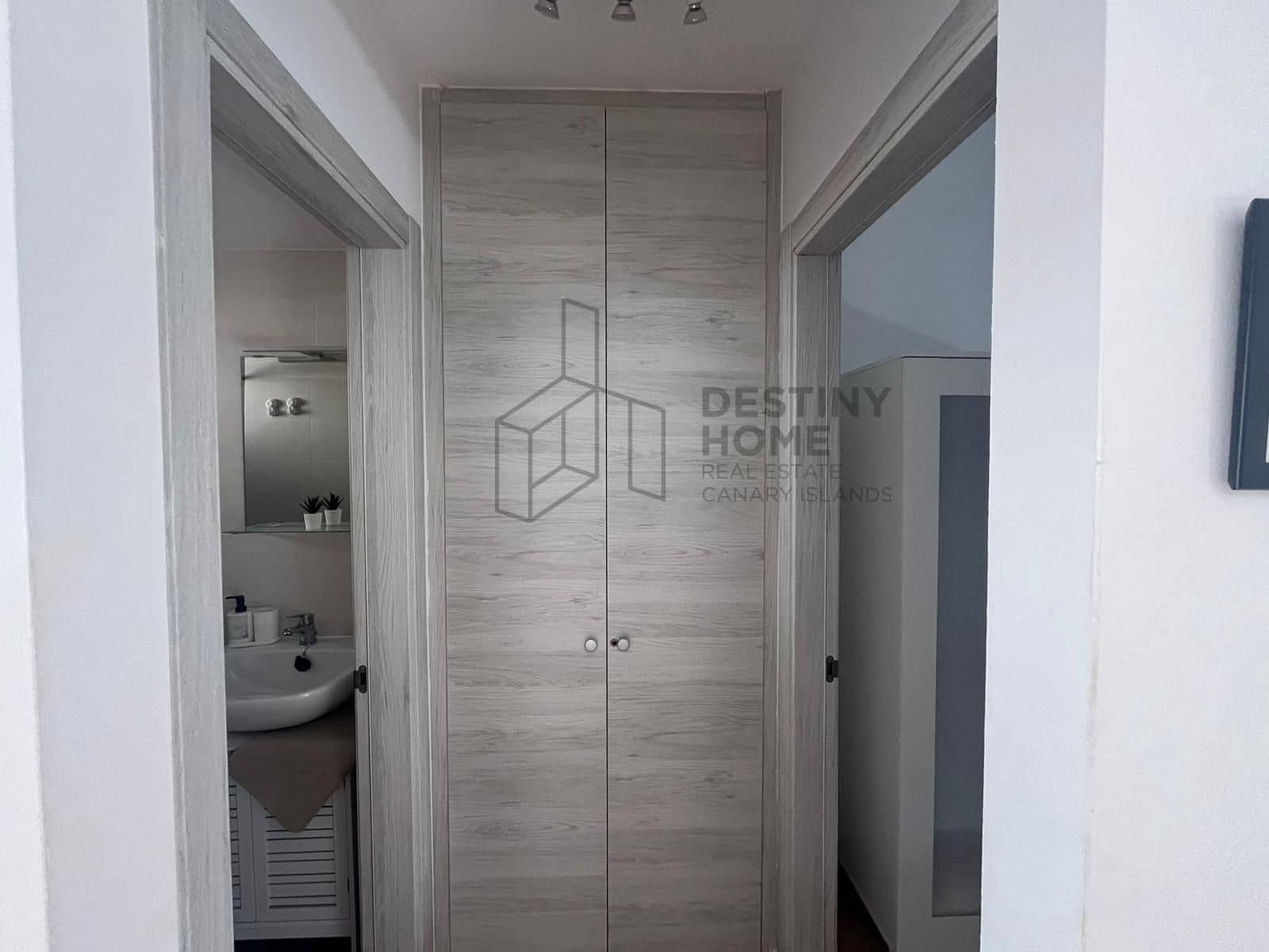 1 slaapkamer Appartement te koop in Costa de Antigua met zwembad garage - € 150.000 (Ref: 9403189)