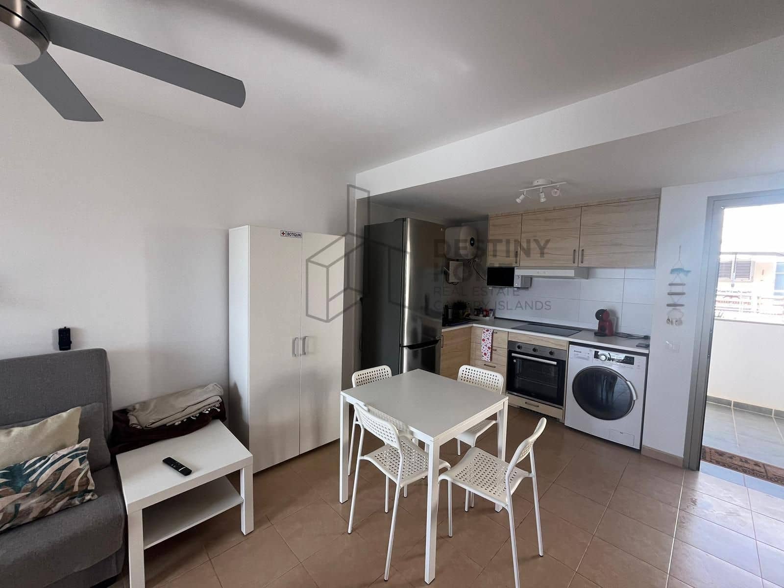 1 slaapkamer Appartement te koop in Costa de Antigua met zwembad garage - € 150.000 (Ref: 9403189)