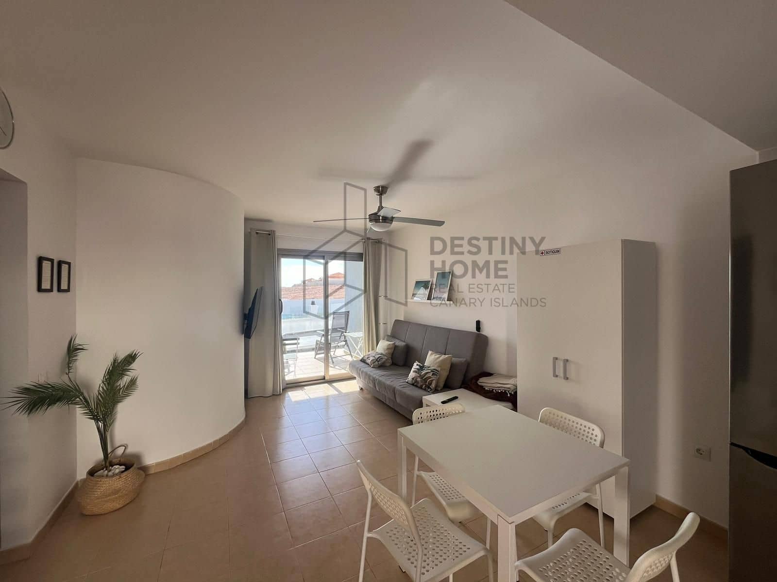 1 slaapkamer Appartement te koop in Costa de Antigua met zwembad garage - € 150.000 (Ref: 9403189)