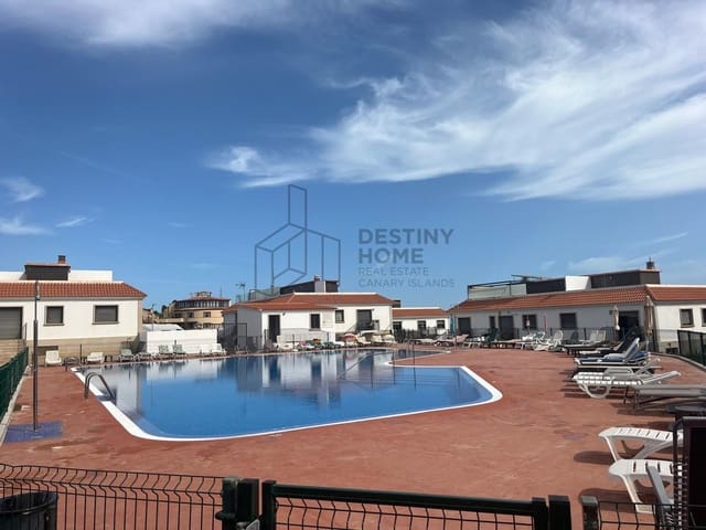 4 chambre Villa/Maison à vendre à Nuevo Horizonte, Antigua avec piscine garage - 340 000 € (Ref: 9422034)