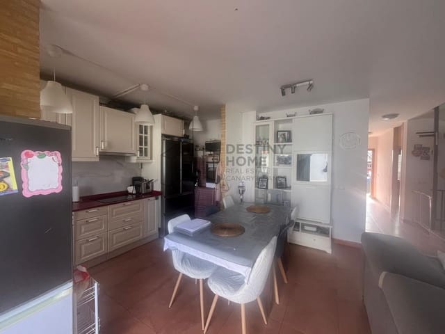 4 chambre Villa/Maison à vendre à Nuevo Horizonte, Antigua avec piscine garage - 340 000 € (Ref: 9422034)