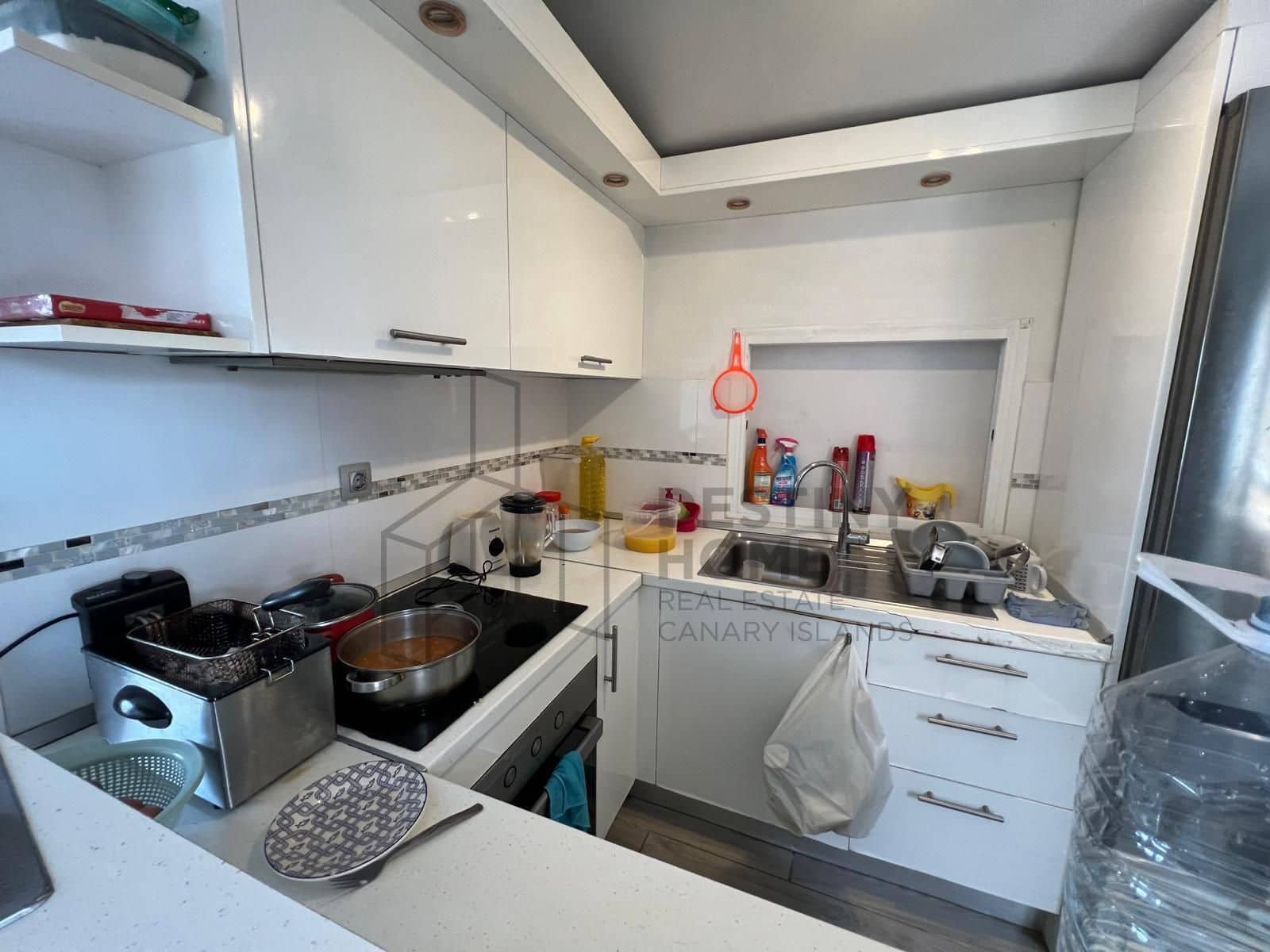 3 bedroom Apartment for sale in Corralejo with pool - € 290,000 (Ref: 9451972)