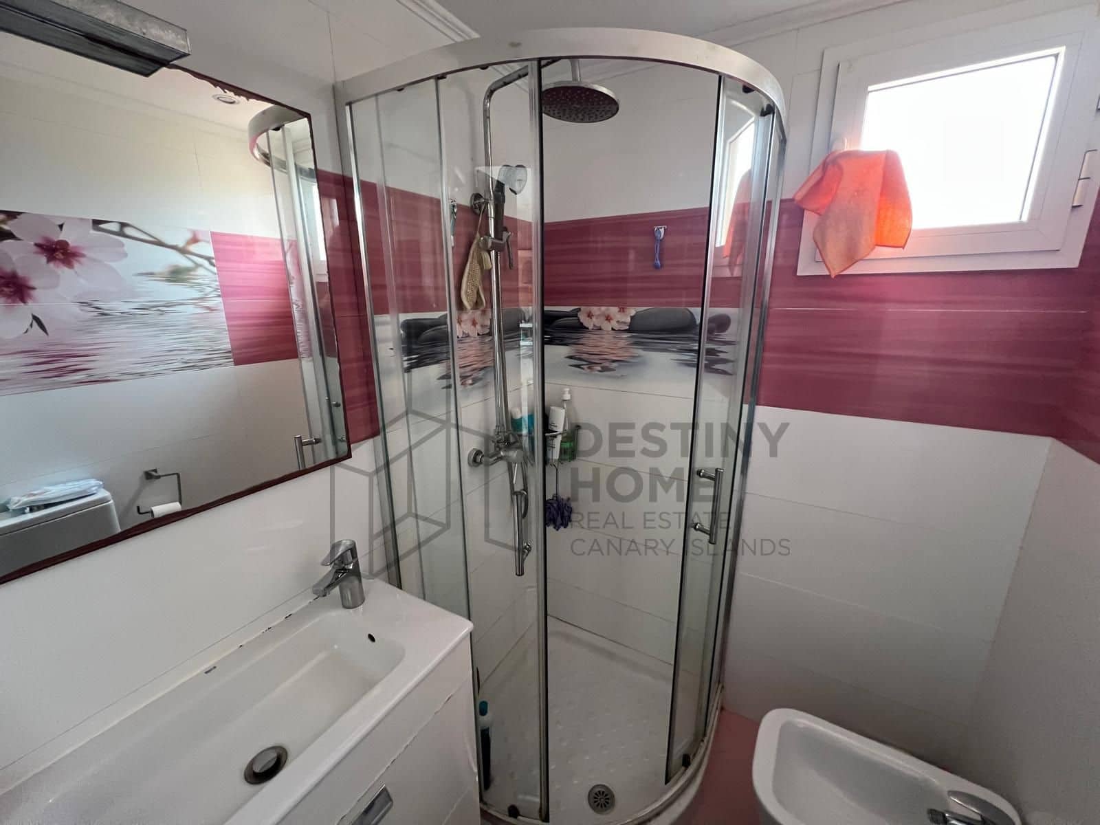 3 bedroom Apartment for sale in Corralejo with pool - € 290,000 (Ref: 9451972)