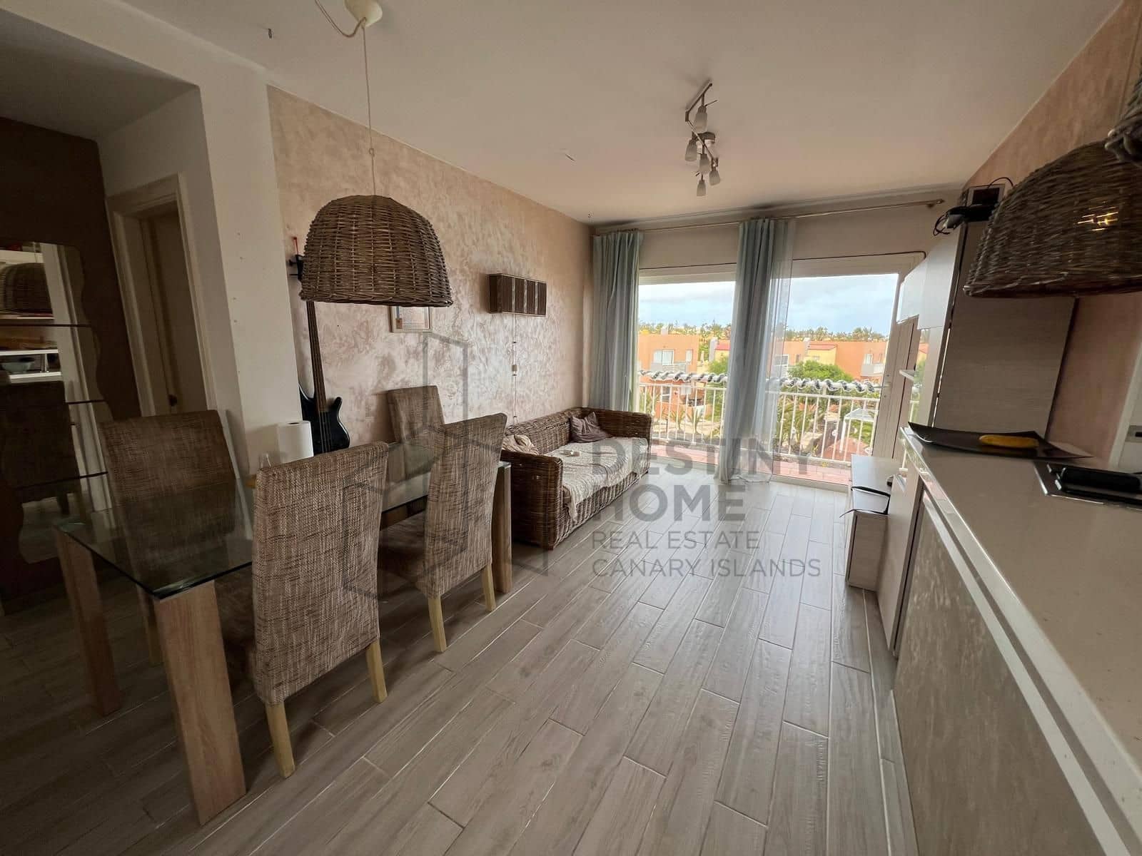 3 bedroom Apartment for sale in Corralejo with pool - € 290,000 (Ref: 9451972)