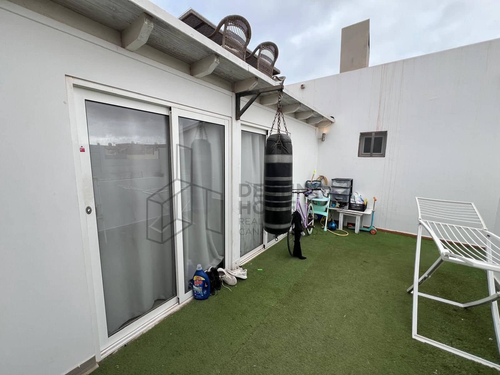 3 bedroom Apartment for sale in Corralejo with pool - € 290,000 (Ref: 9451972)