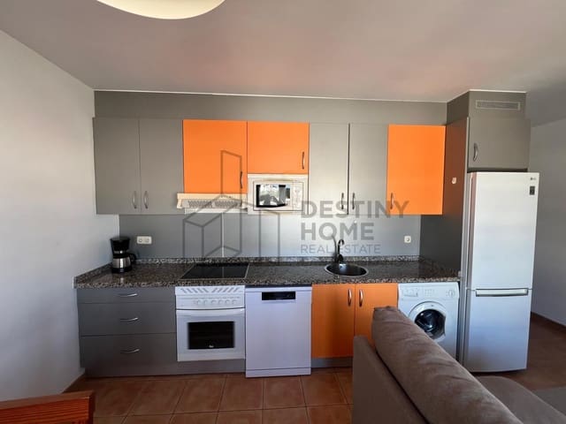 2 soverom Leilighet til salgs i El Cotillo, La Oliva med svømmebasseng garasje - € 320 000 (Ref: 9470828)