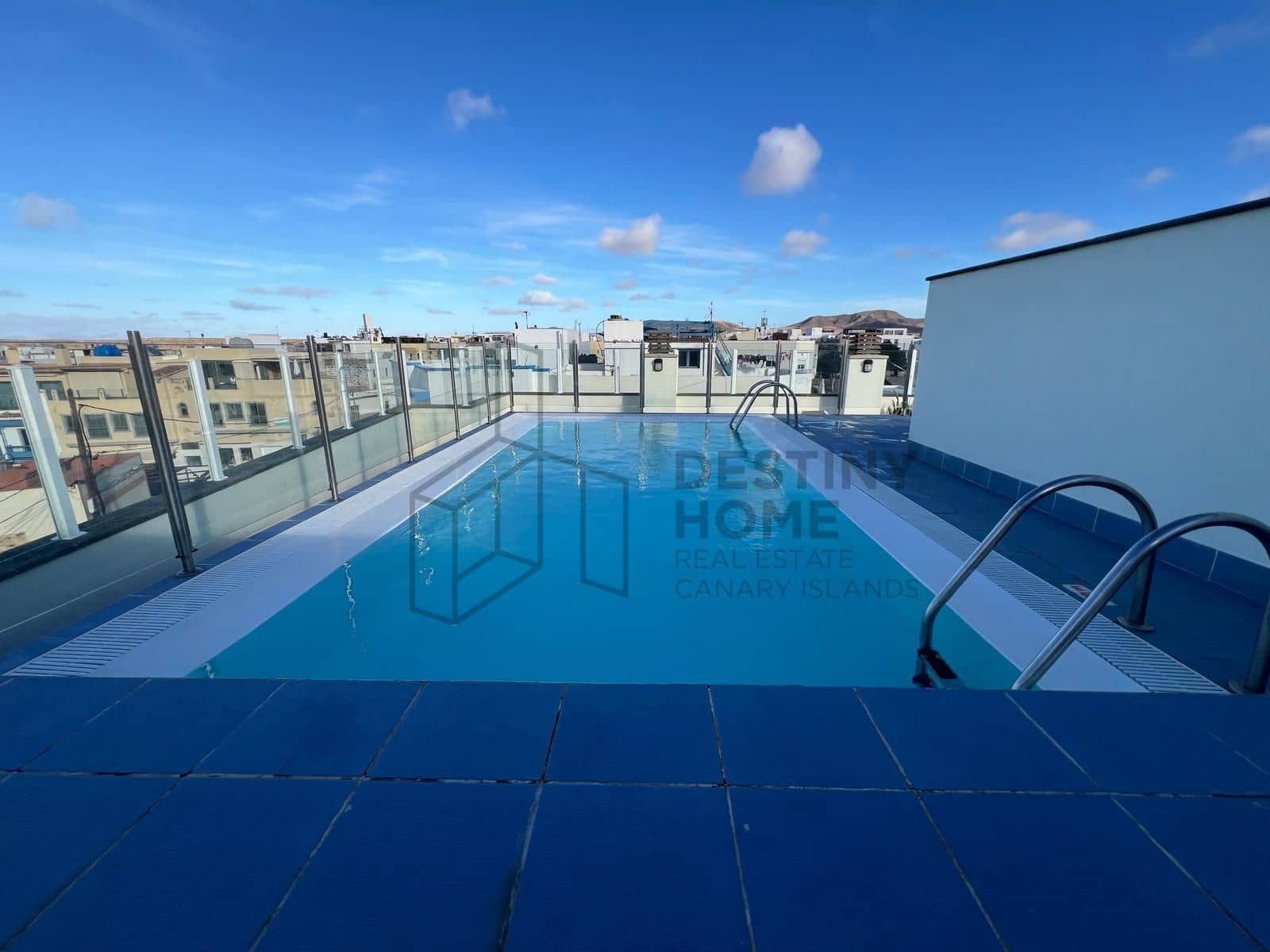 2 soverom Leilighet til salgs i El Cotillo med svømmebasseng garasje - € 320 000 (Ref: 9470828)