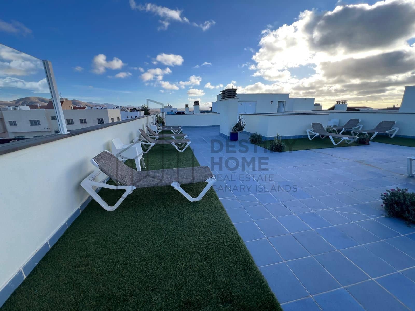 2 soverom Leilighet til salgs i El Cotillo med svømmebasseng garasje - € 320 000 (Ref: 9470828)