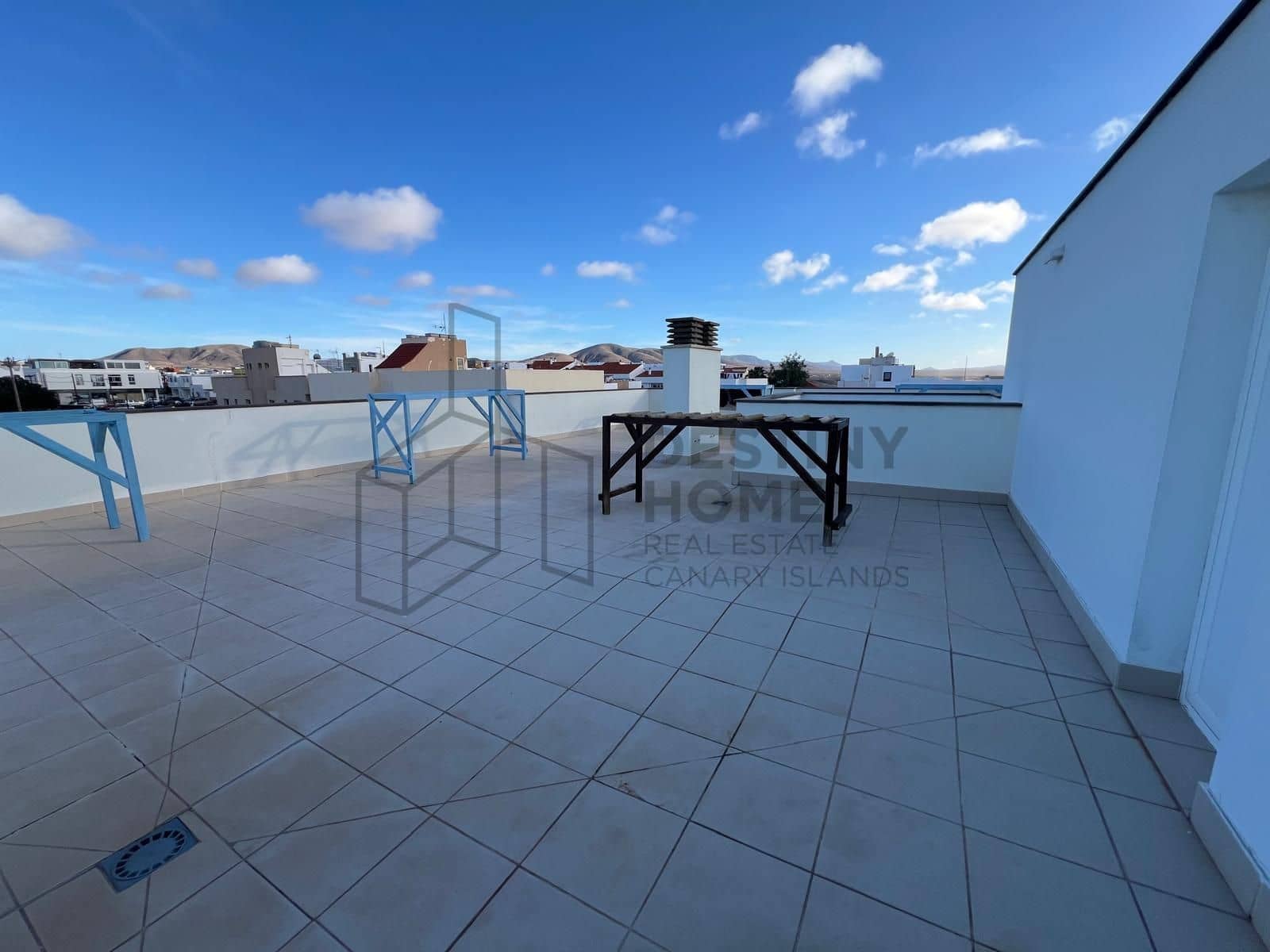 2 soverom Leilighet til salgs i El Cotillo med svømmebasseng garasje - € 320 000 (Ref: 9470828)