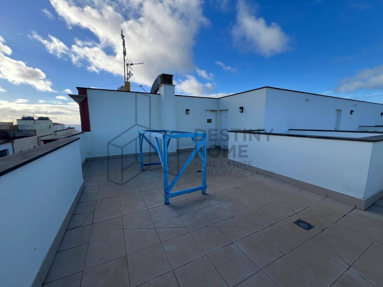 2 soverom Leilighet til salgs i El Cotillo med svømmebasseng garasje - € 320 000 (Ref: 9470828)