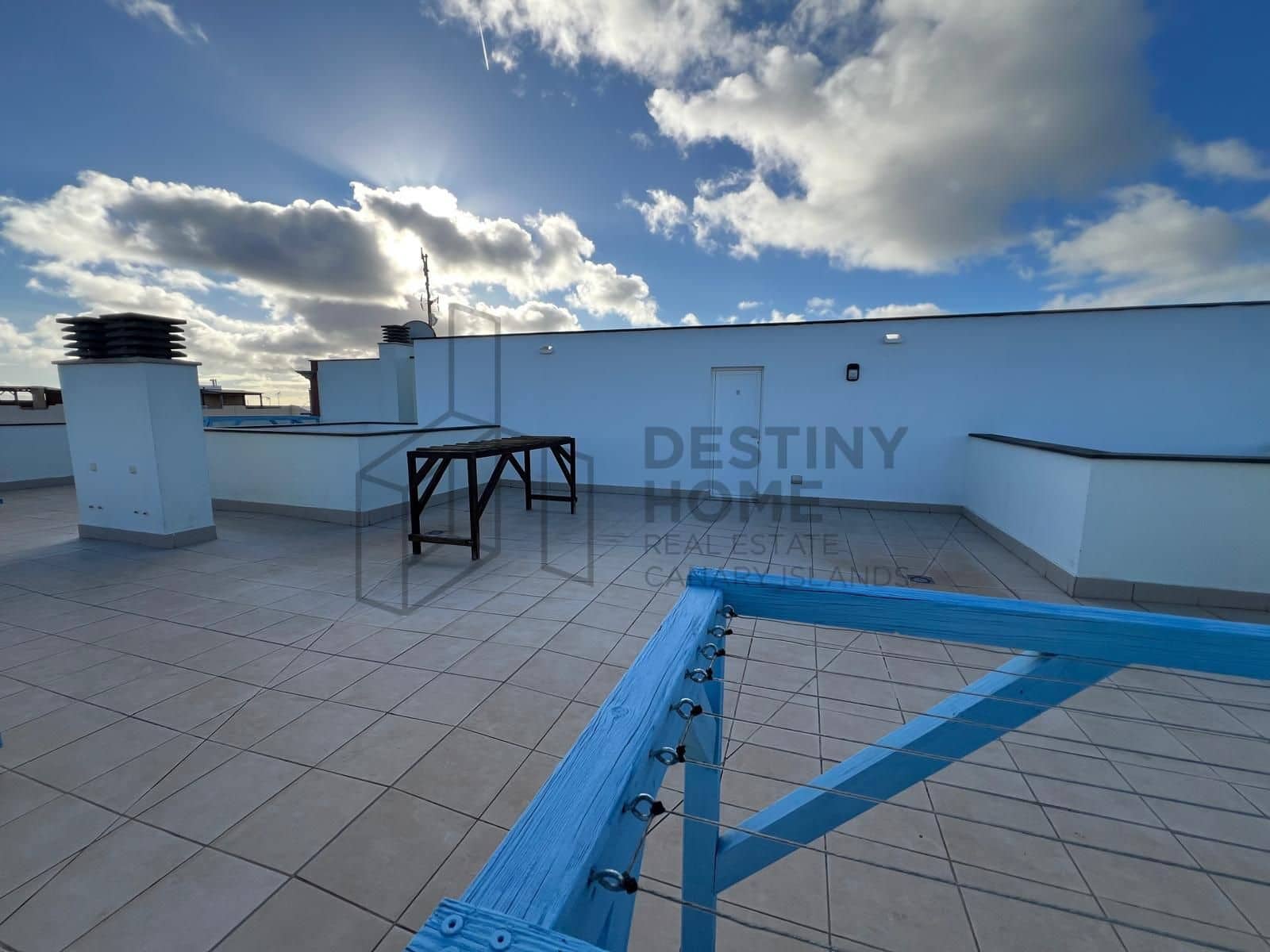 2 soverom Leilighet til salgs i El Cotillo med svømmebasseng garasje - € 320 000 (Ref: 9470828)