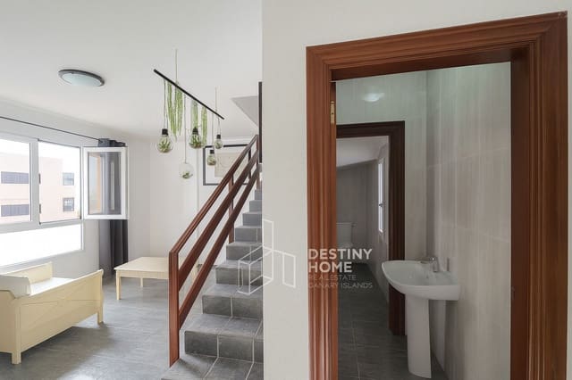 3 bedroom Townhouse for sale in Puerto del Rosario - € 190,000 (Ref: 9470830)