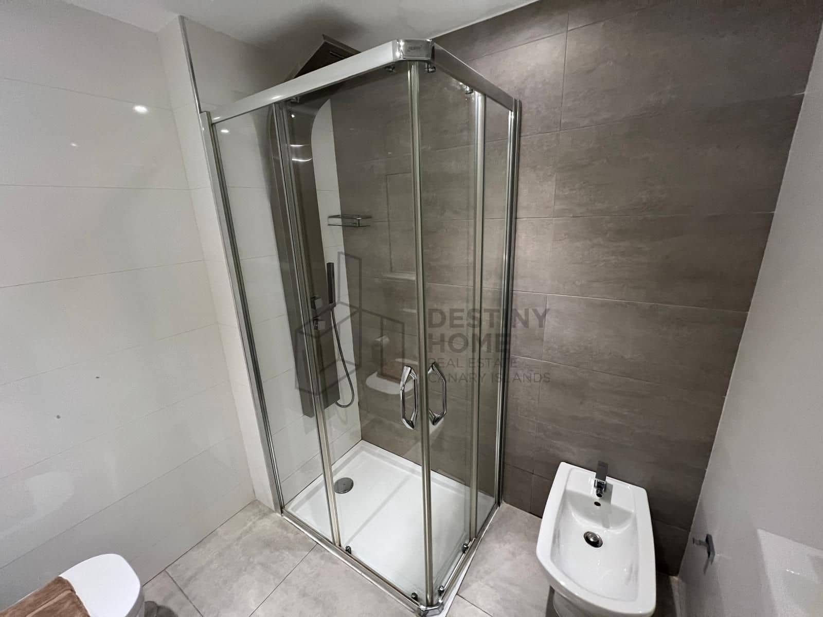 1 bedroom Apartment for sale in Corralejo with pool - € 195,000 (Ref: 9494311)