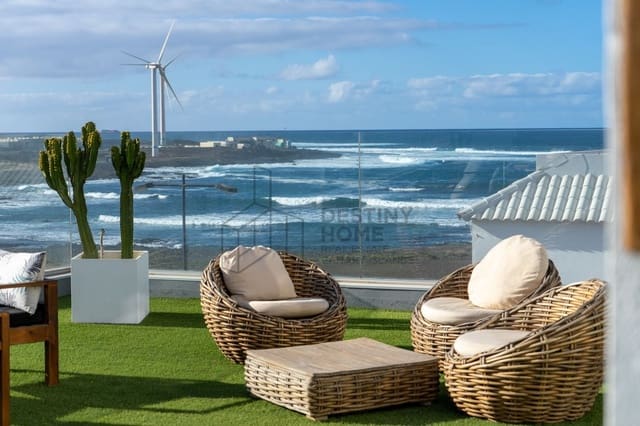 1 bedroom Apartment for sale in Corralejo, La Oliva with pool - € 195,000 (Ref: 9494311)