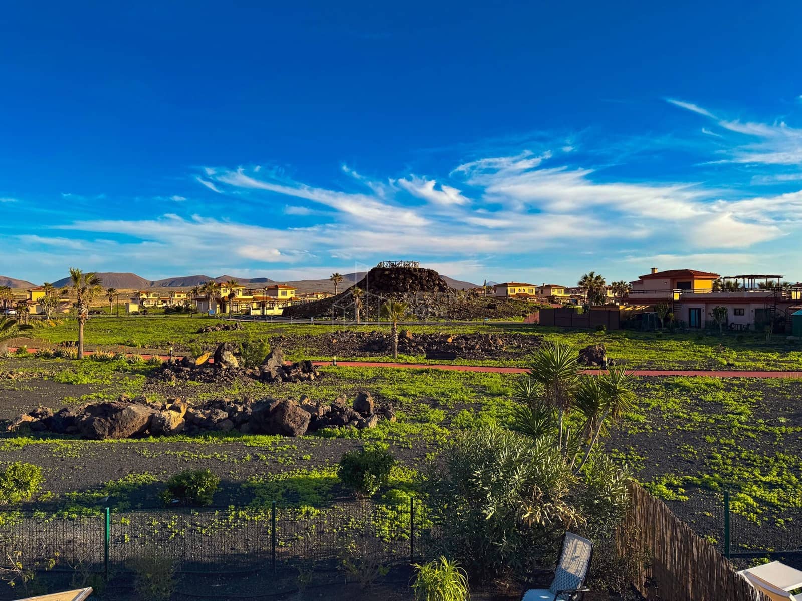 2 bedroom Semi-detached Villa for sale in Lajares with pool garage - € 369,000 (Ref: 9496937)