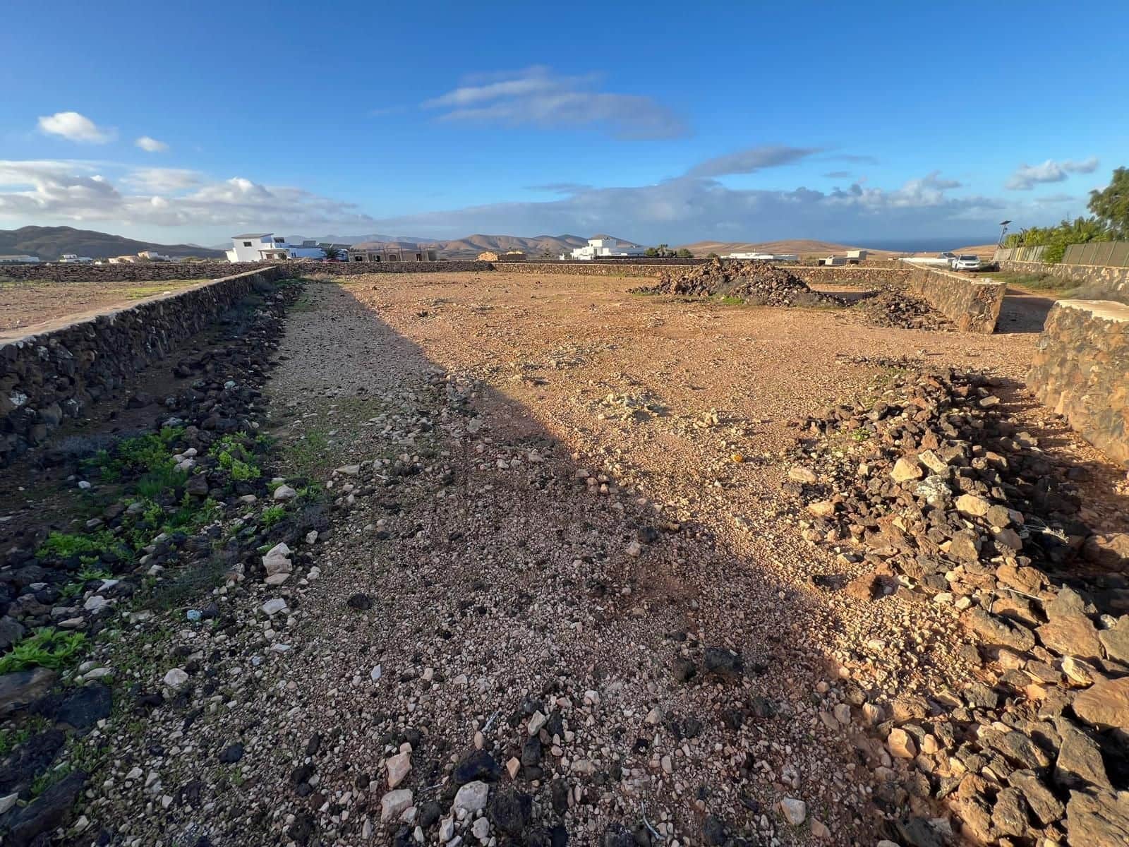 Grunde uden byggetilladelser til salg i Tindaya - € 119.000 (Ref: 9518522)