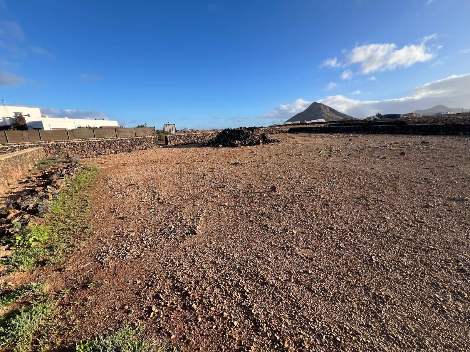 Grunde uden byggetilladelser til salg i Tindaya - € 119.000 (Ref: 9518522)